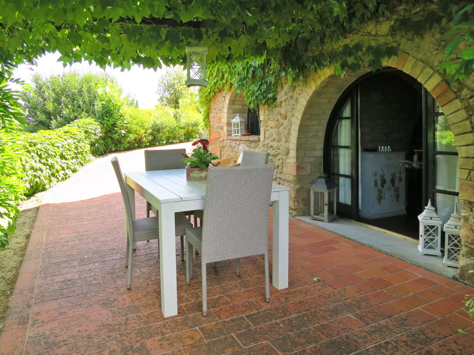 Santa Enerichetta-Outside