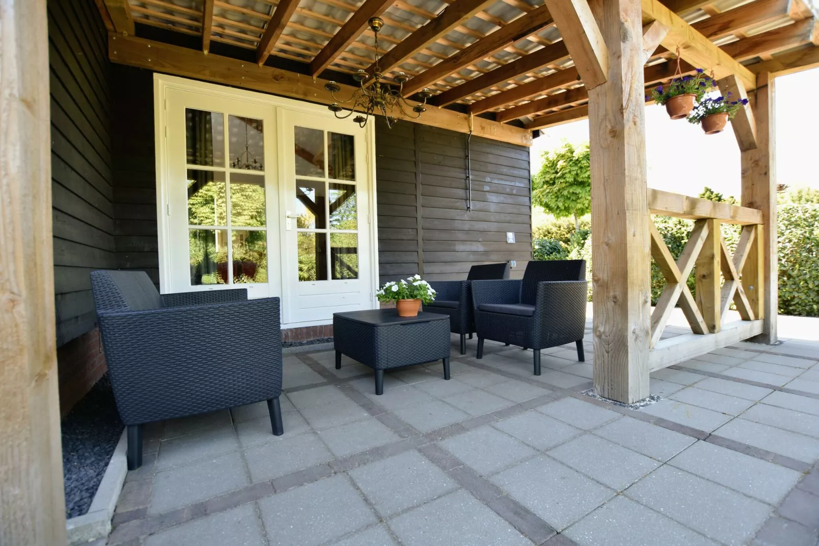 De Veluwse Vrijheid-Terrace balcony