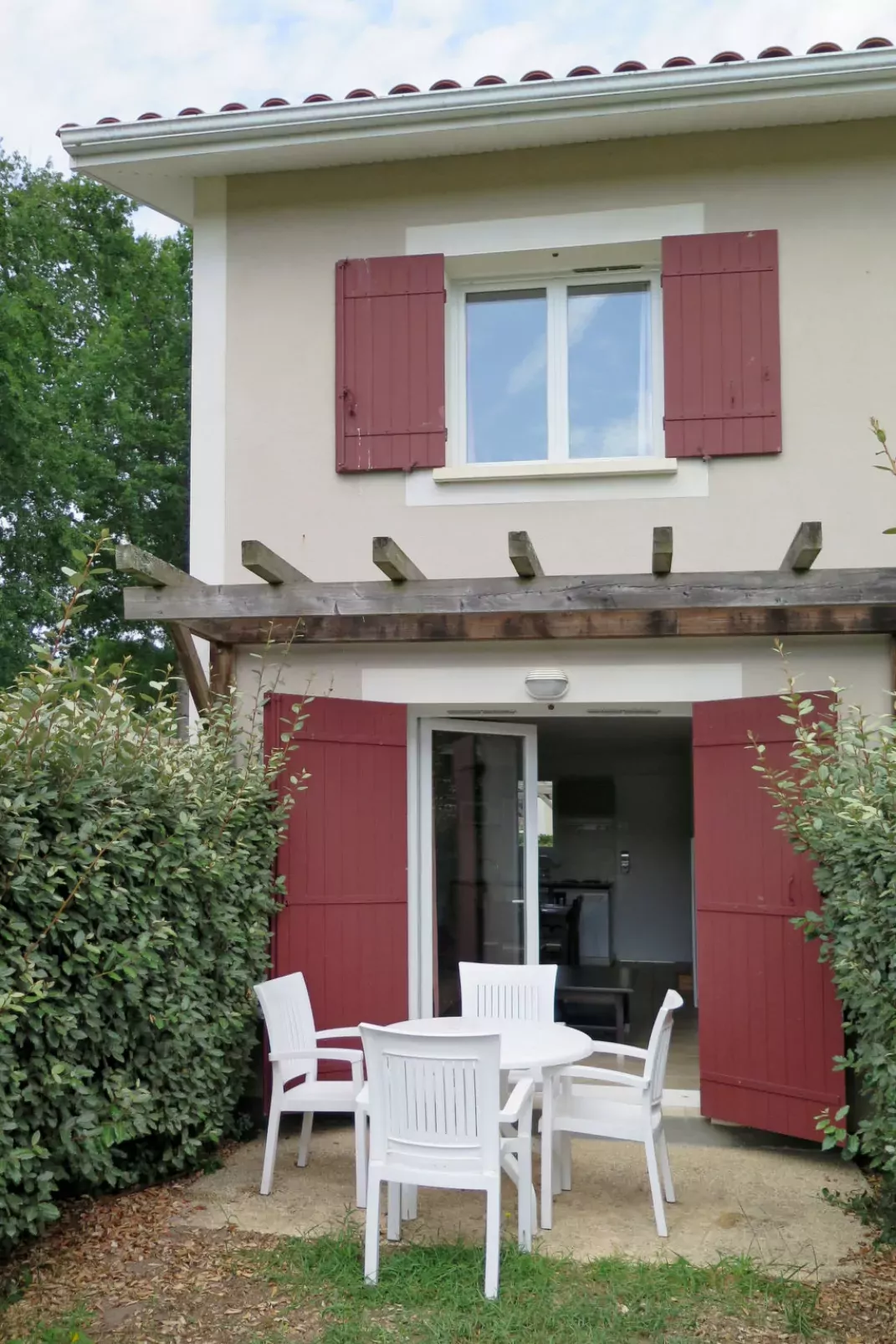 Le Domaine du Golf d'Albret-Outside
