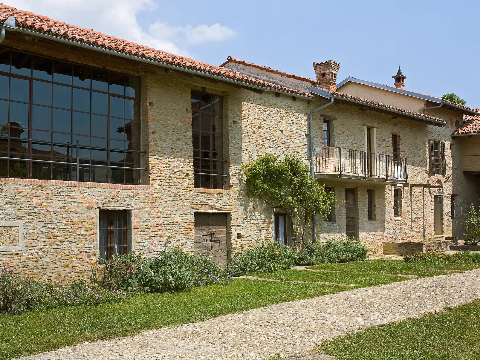 Borgo del Riondino-Outside