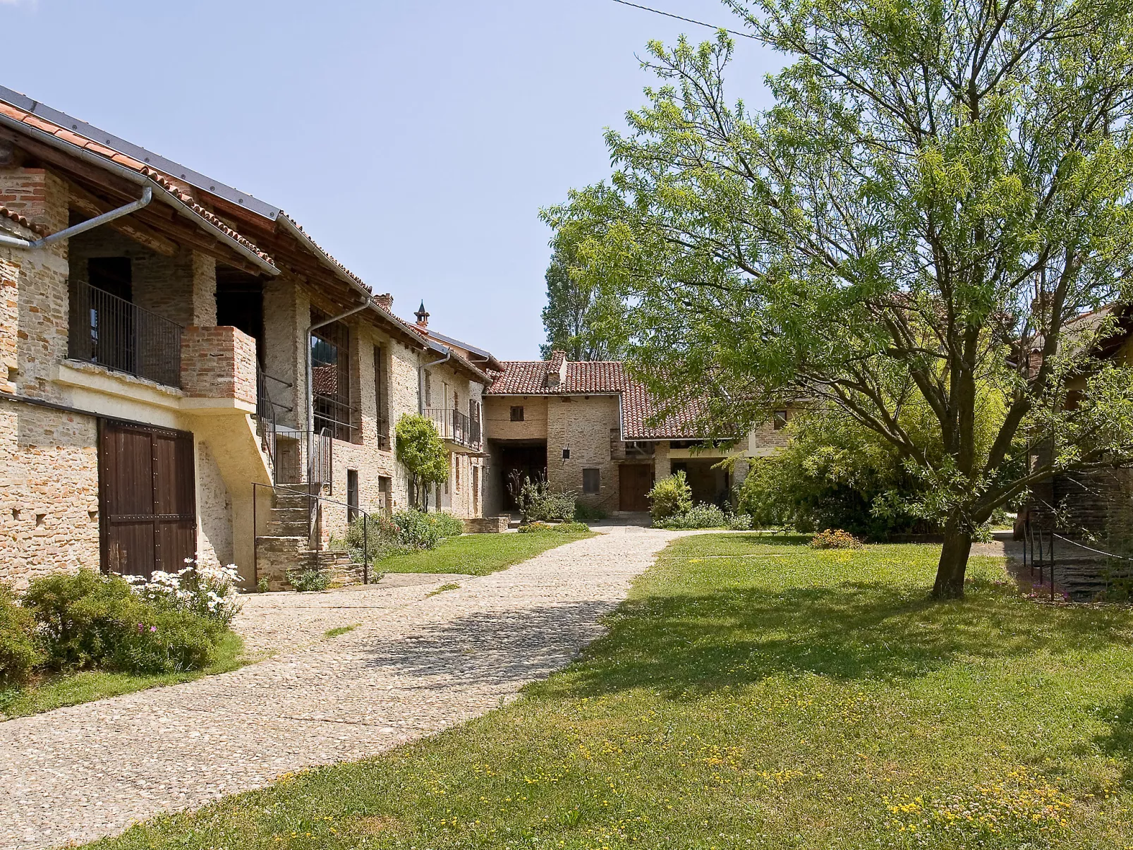 Borgo del Riondino-Outside