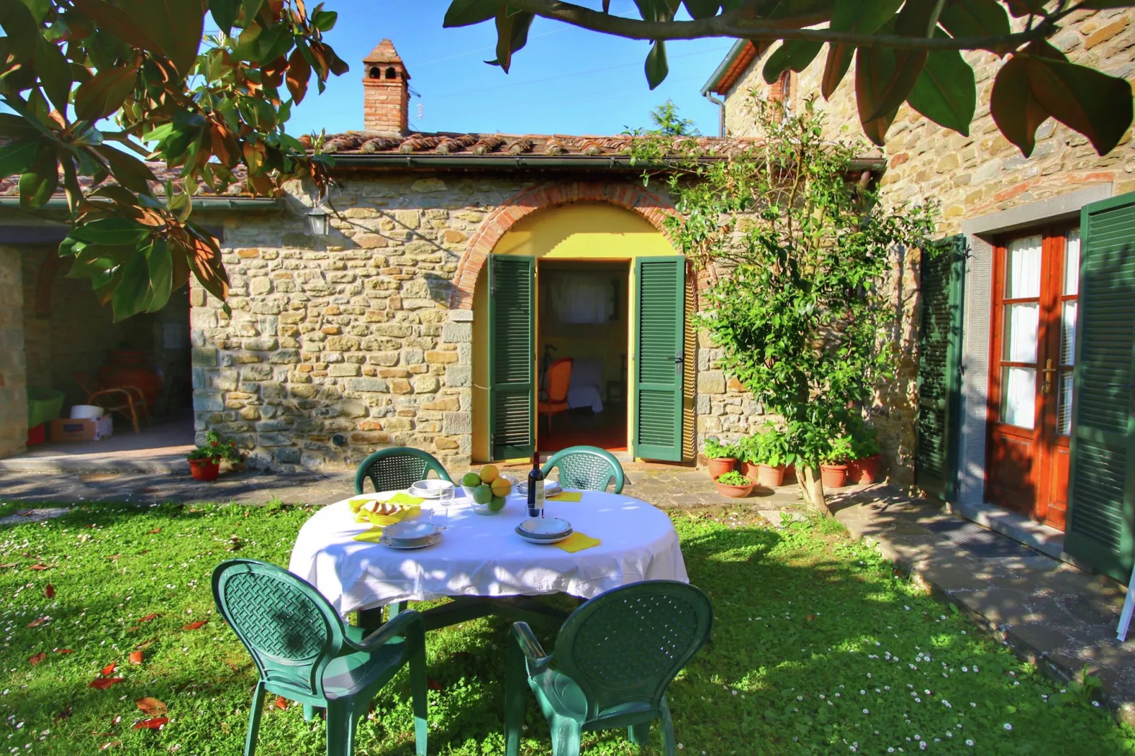 Melograno-Exterior summer