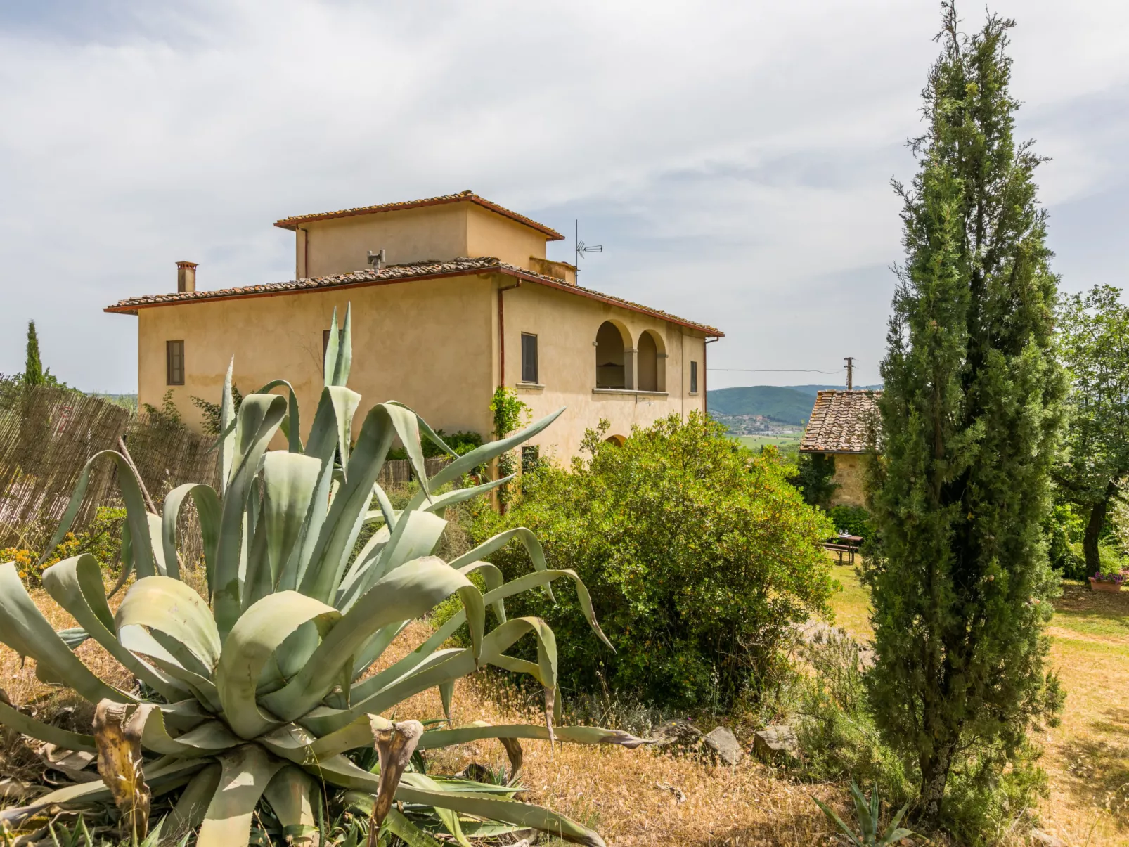 Buca dei Merli-Outside