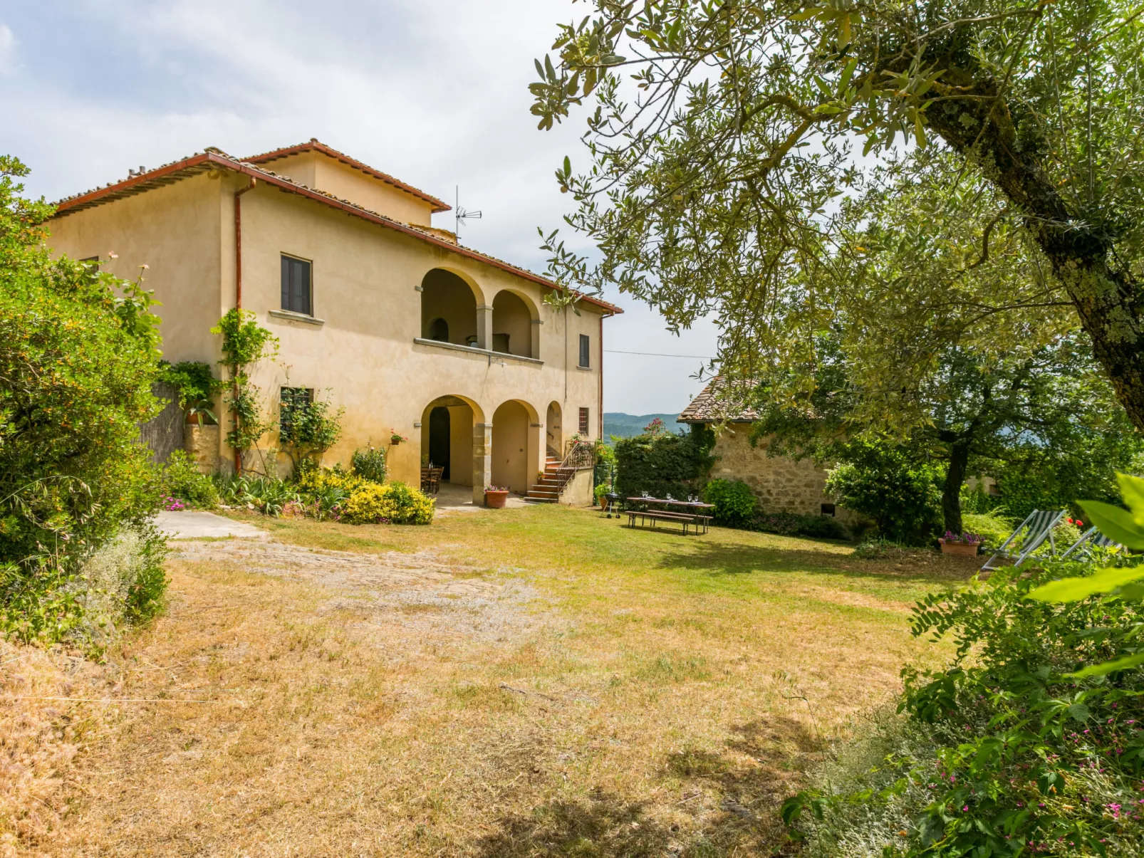 Buca dei Merli-Outside