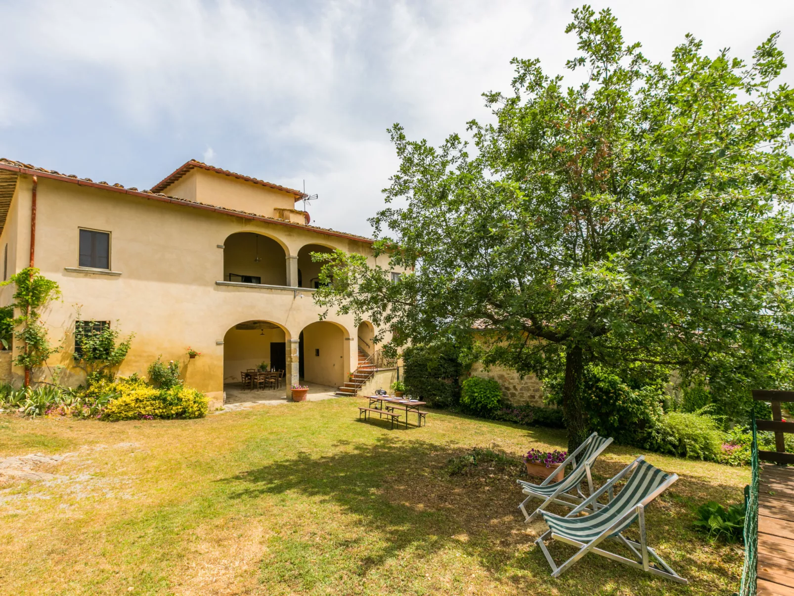 Buca dei Merli-Outside