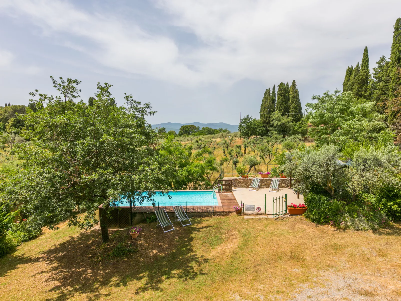 Buca dei Merli-Outside
