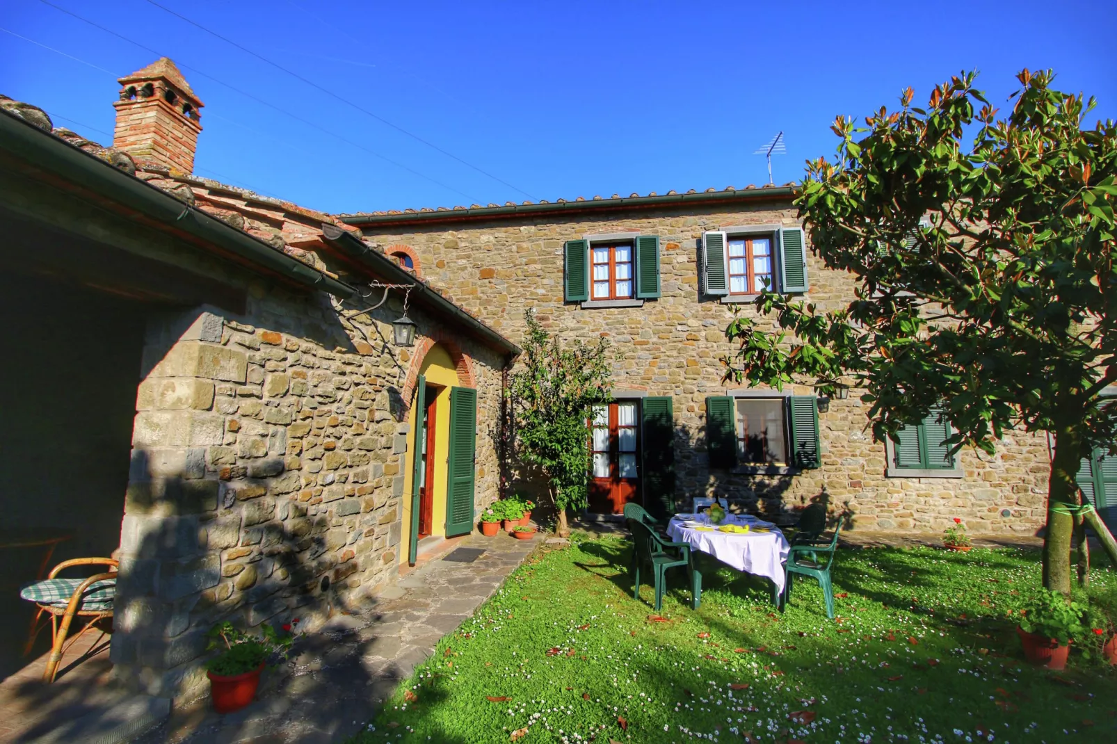 Melograno-Exterior summer