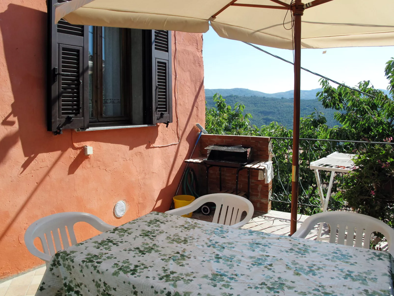 Agnese (DOL235)-Outside