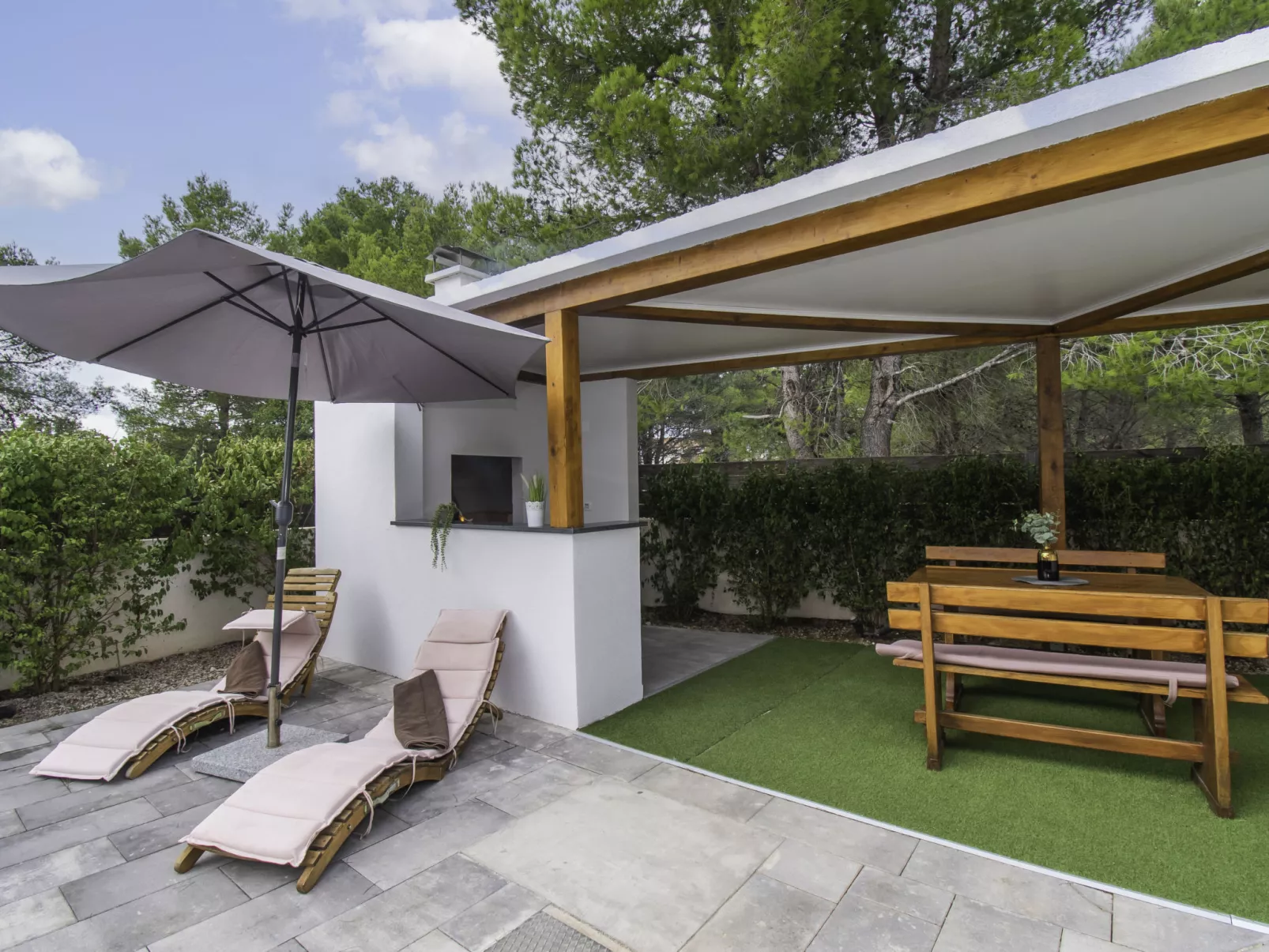 Villa Franko-Outside