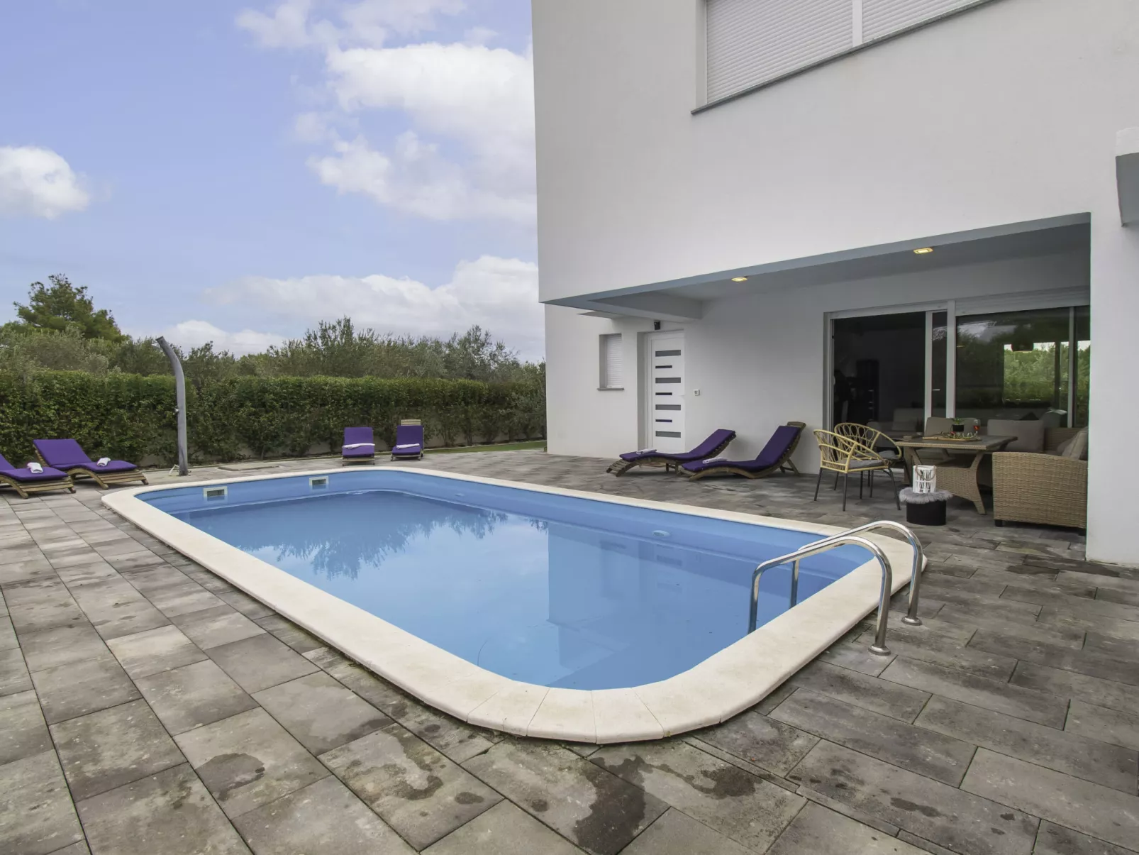 Villa Loreta-Outside