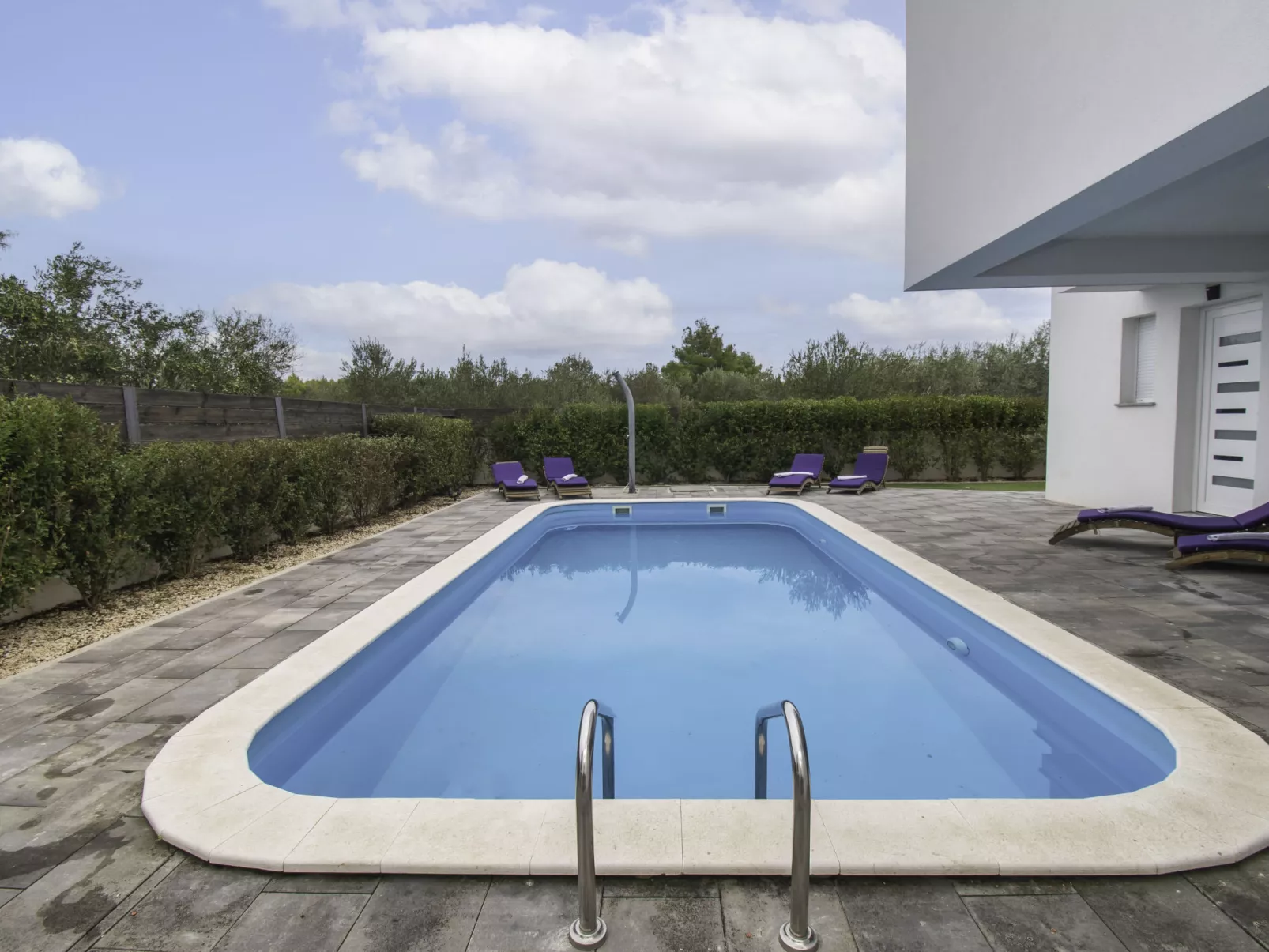 Villa Loreta-Outside