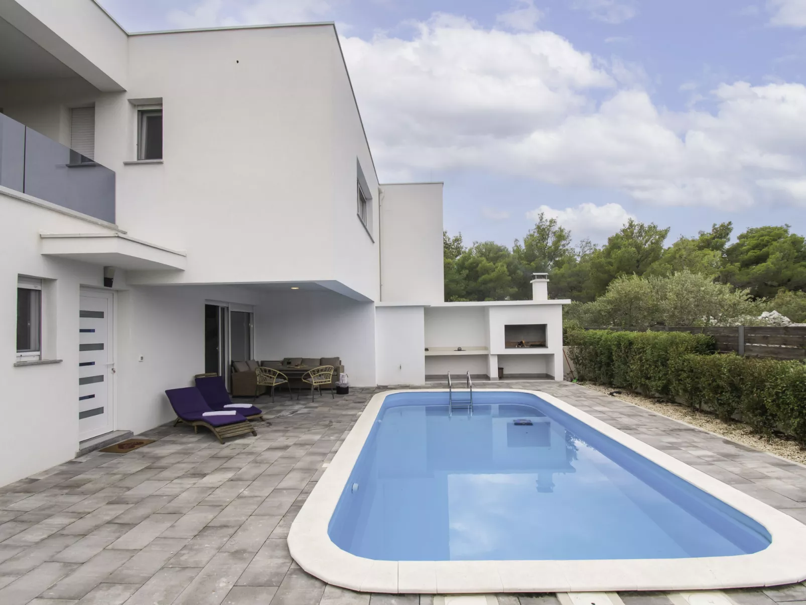 Villa Loreta-Outside