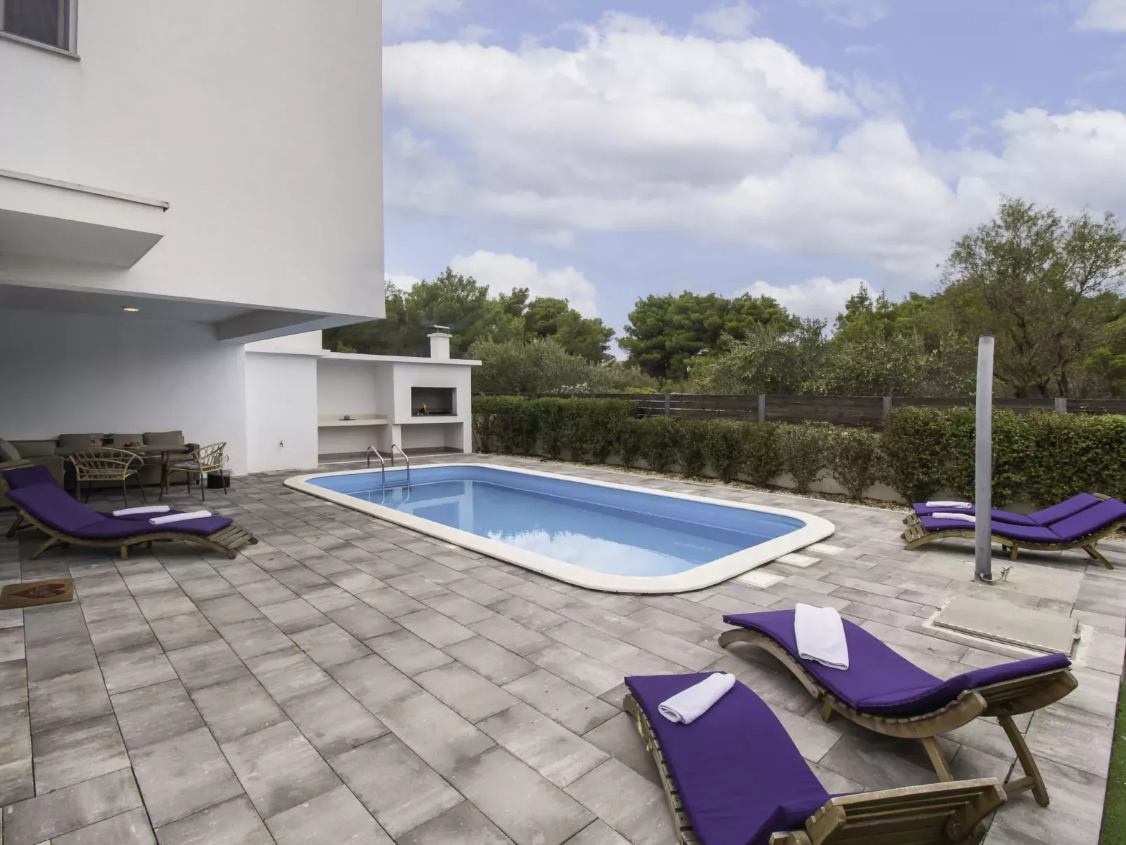 Villa Loreta-Outside