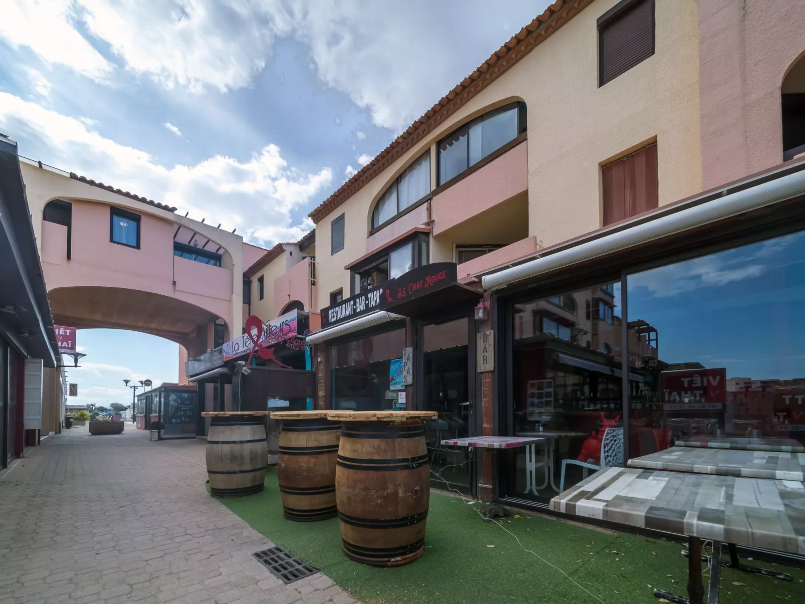 Front de Mer-Outside