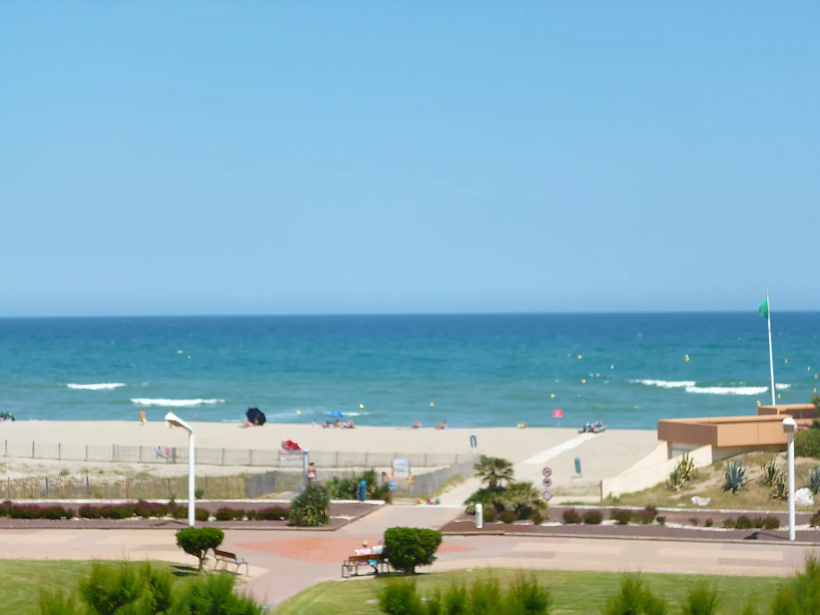 Front de Mer-Outside