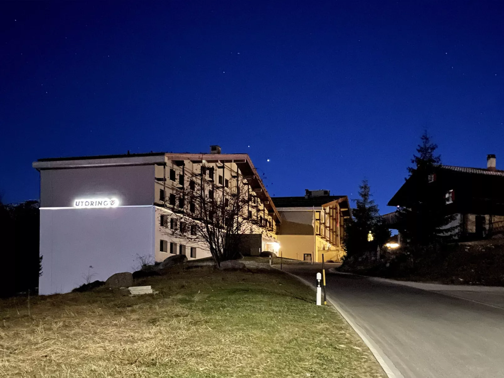 Apt B 093 - Outside