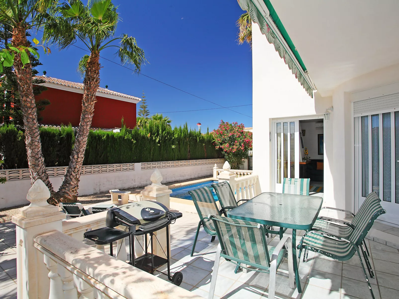 Casa de la Mar-Outside