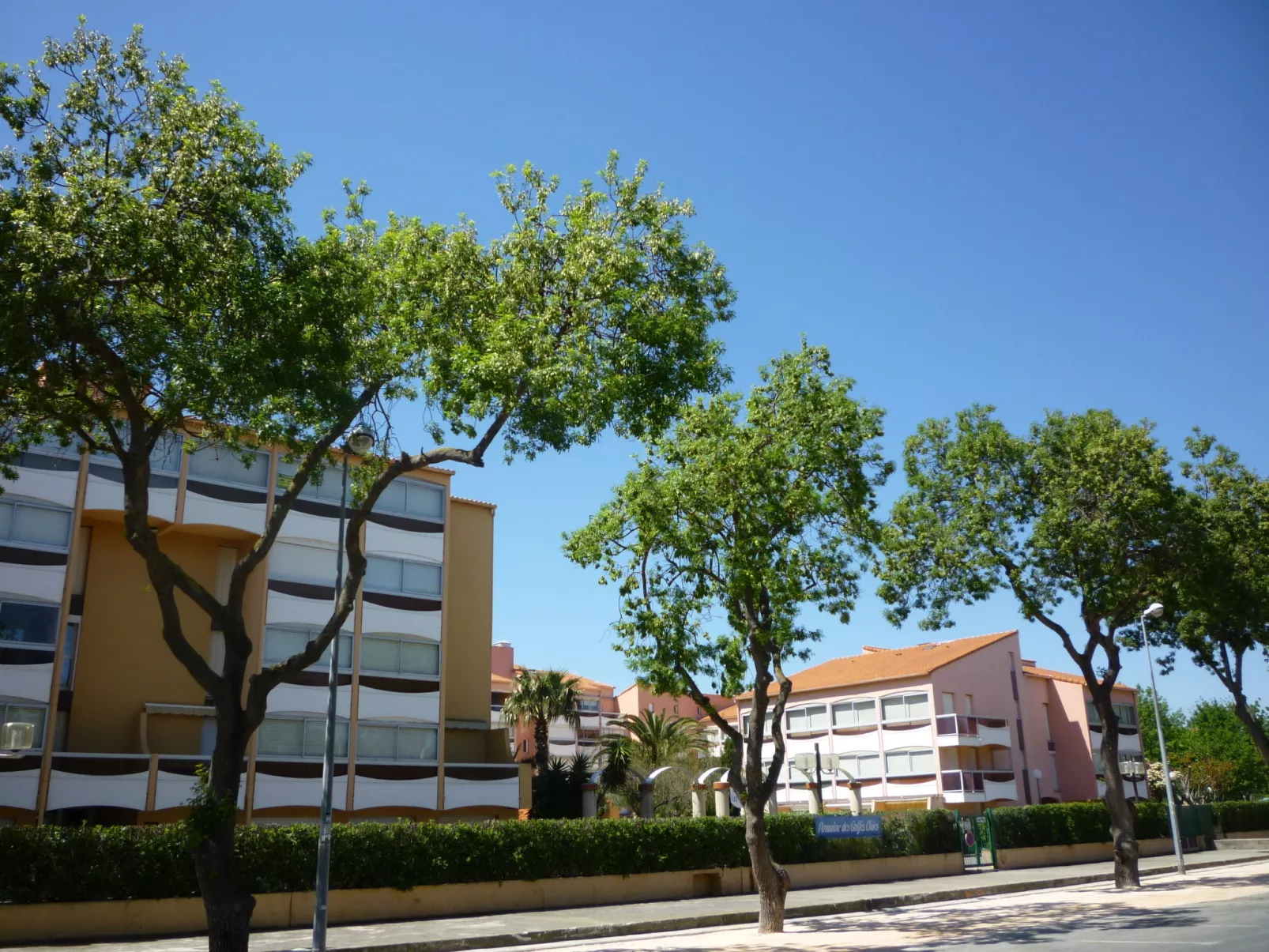 Les Golfes Clairs-Dehors