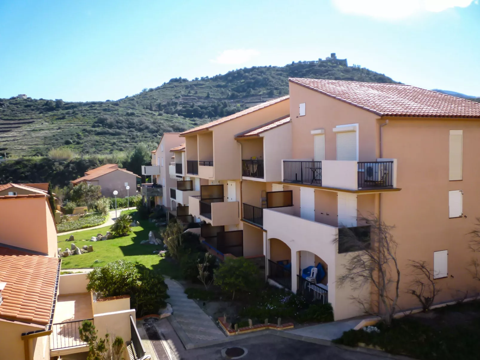 Les Roches Bleues-Outside
