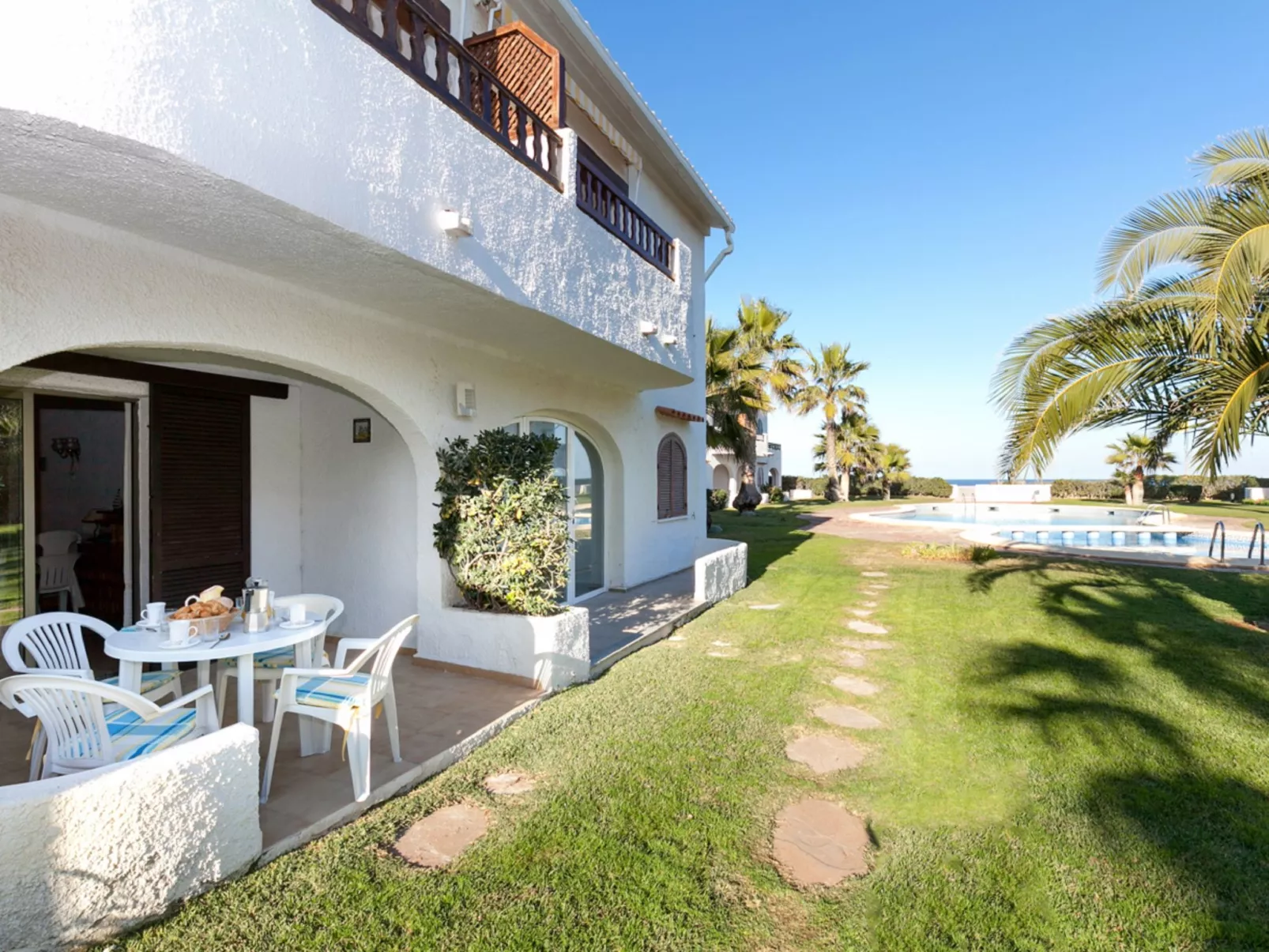 Nueva Playa-Outside