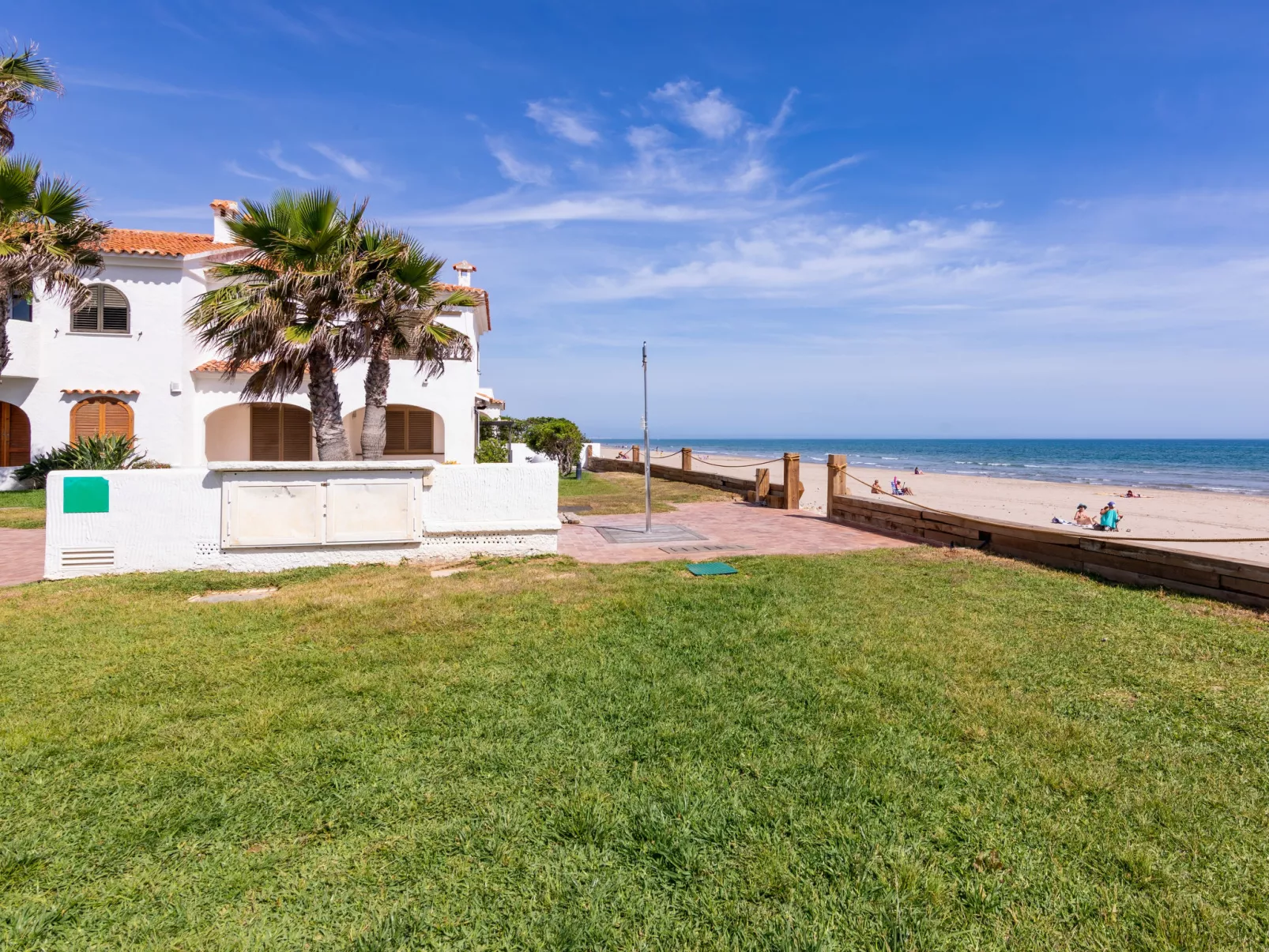 Nueva Playa-Outside