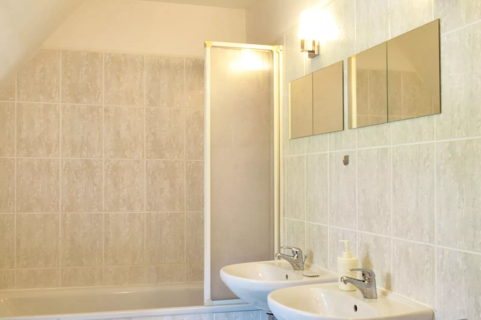 Dana-Bathroom