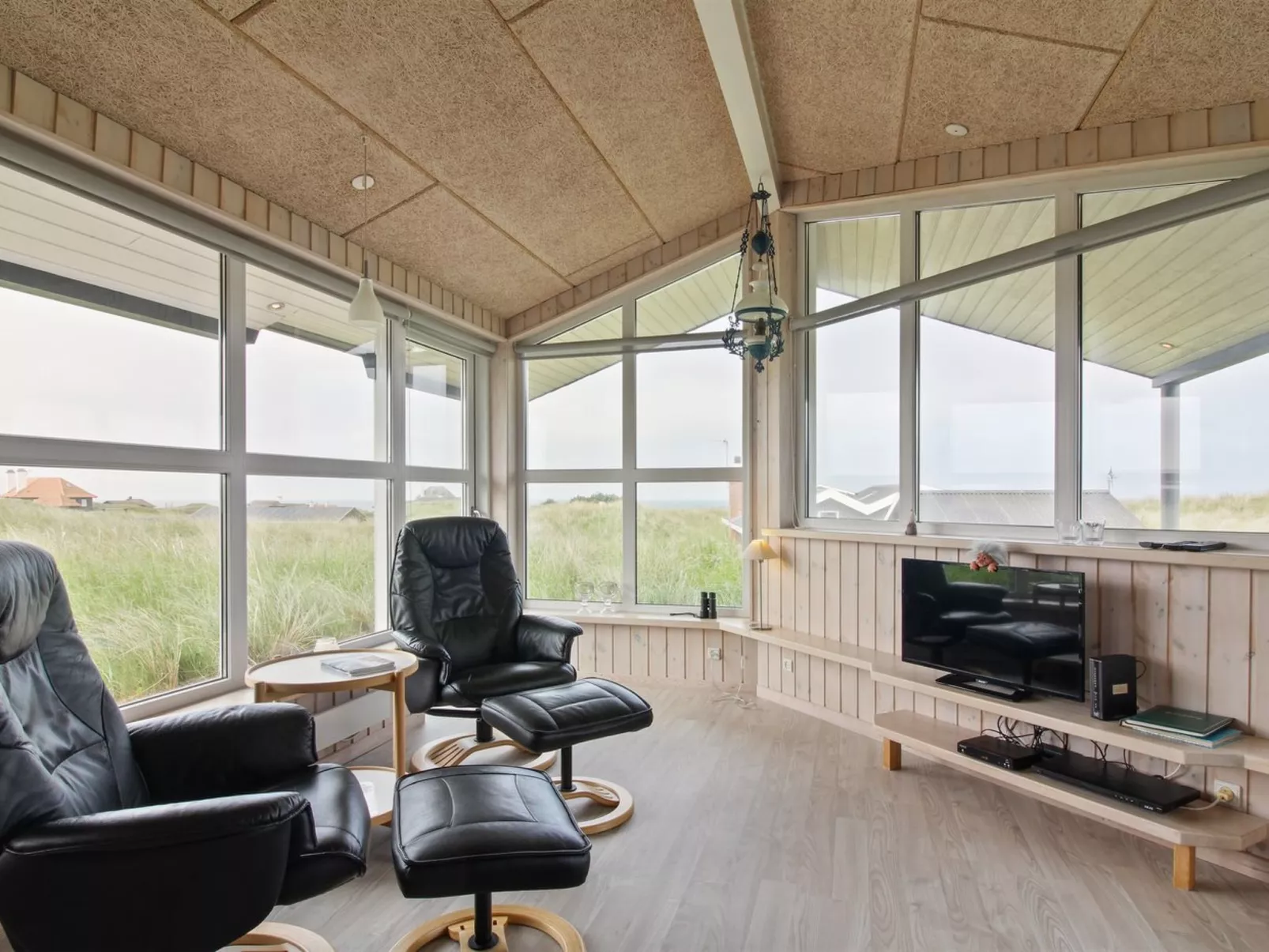 "Edwin" - 400m from the sea-Inside
