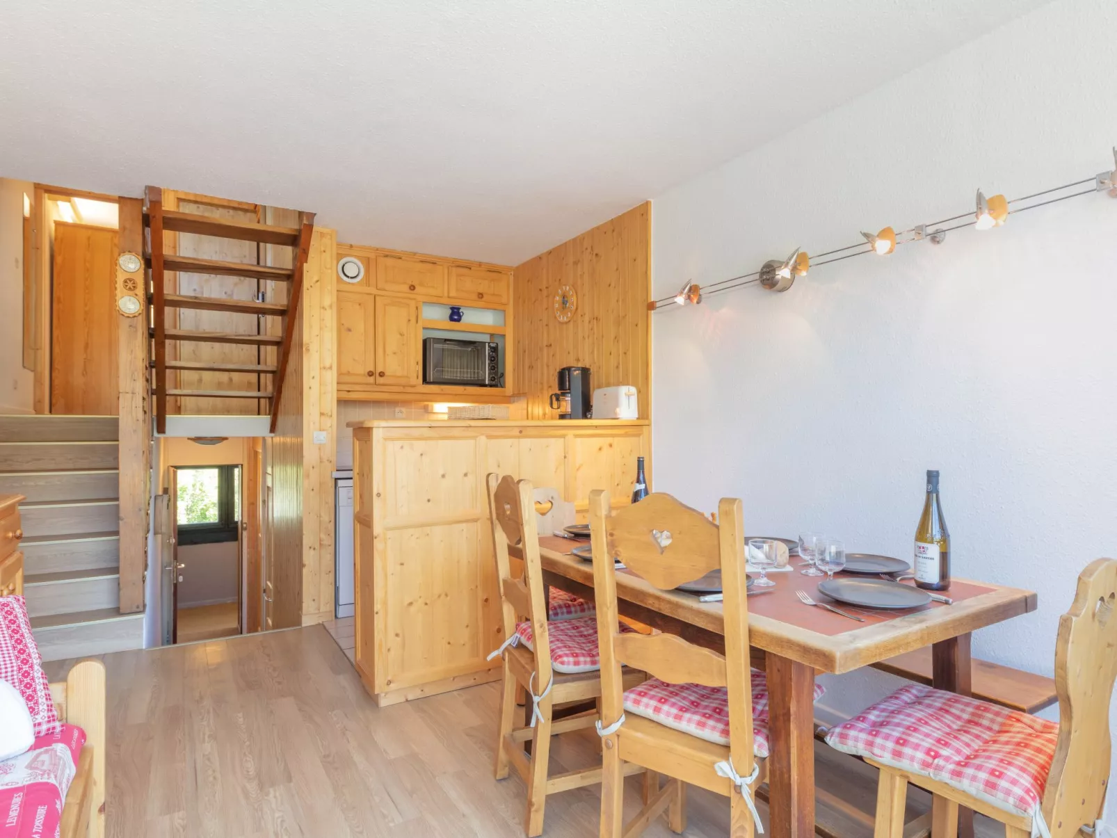 Brelin La Challe 832-Dedans