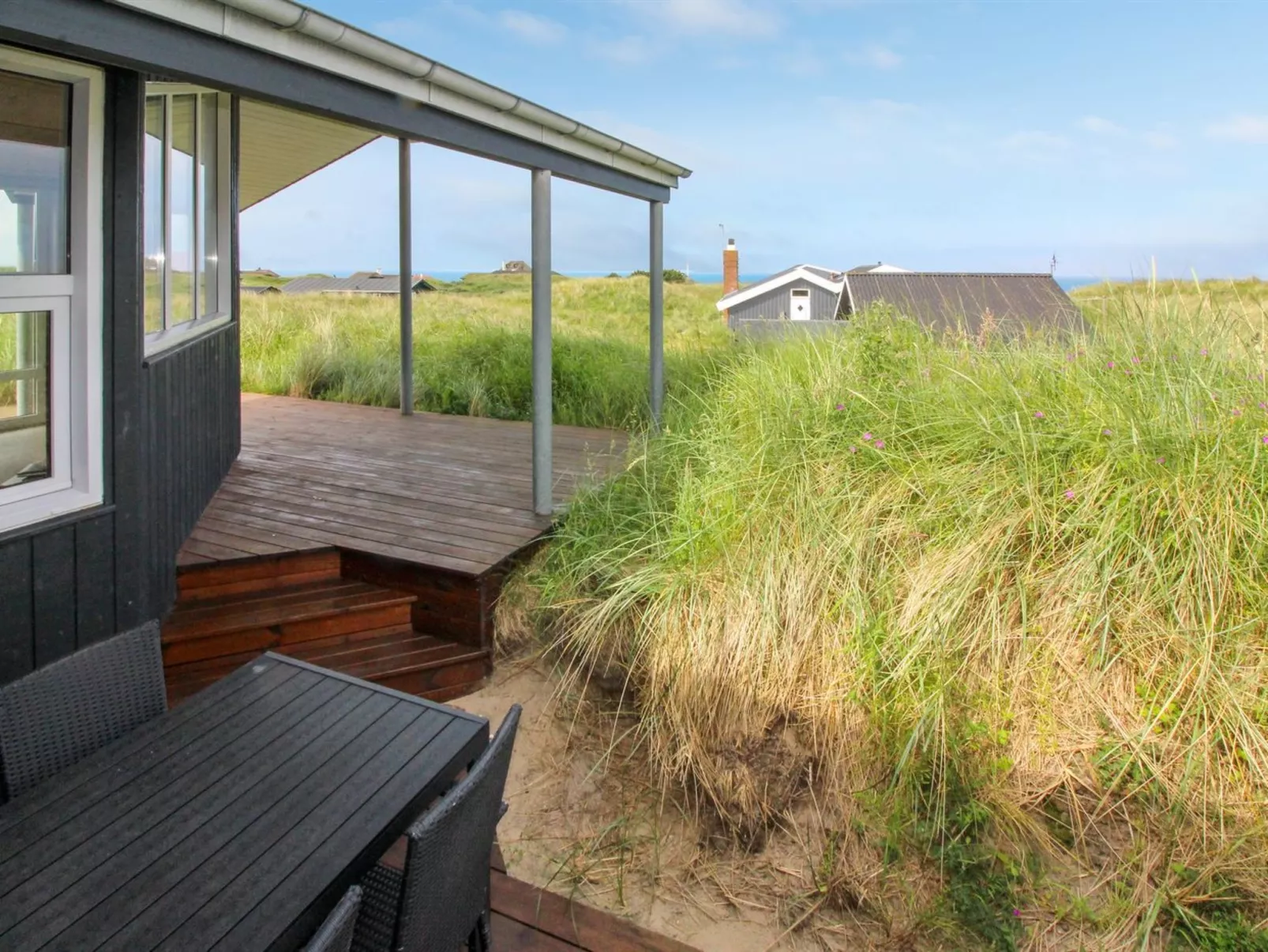 "Edwin" - 400m from the sea-Outside