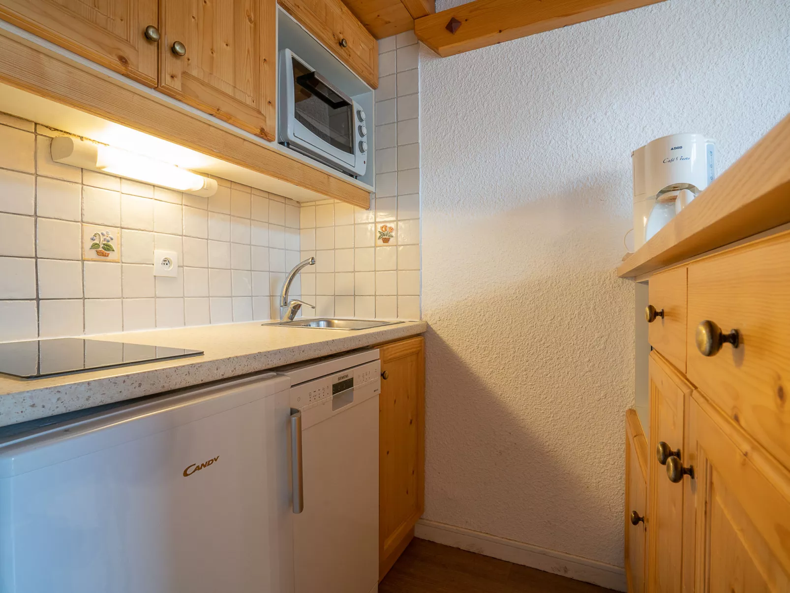 Brelin Danchet 1026-Dedans
