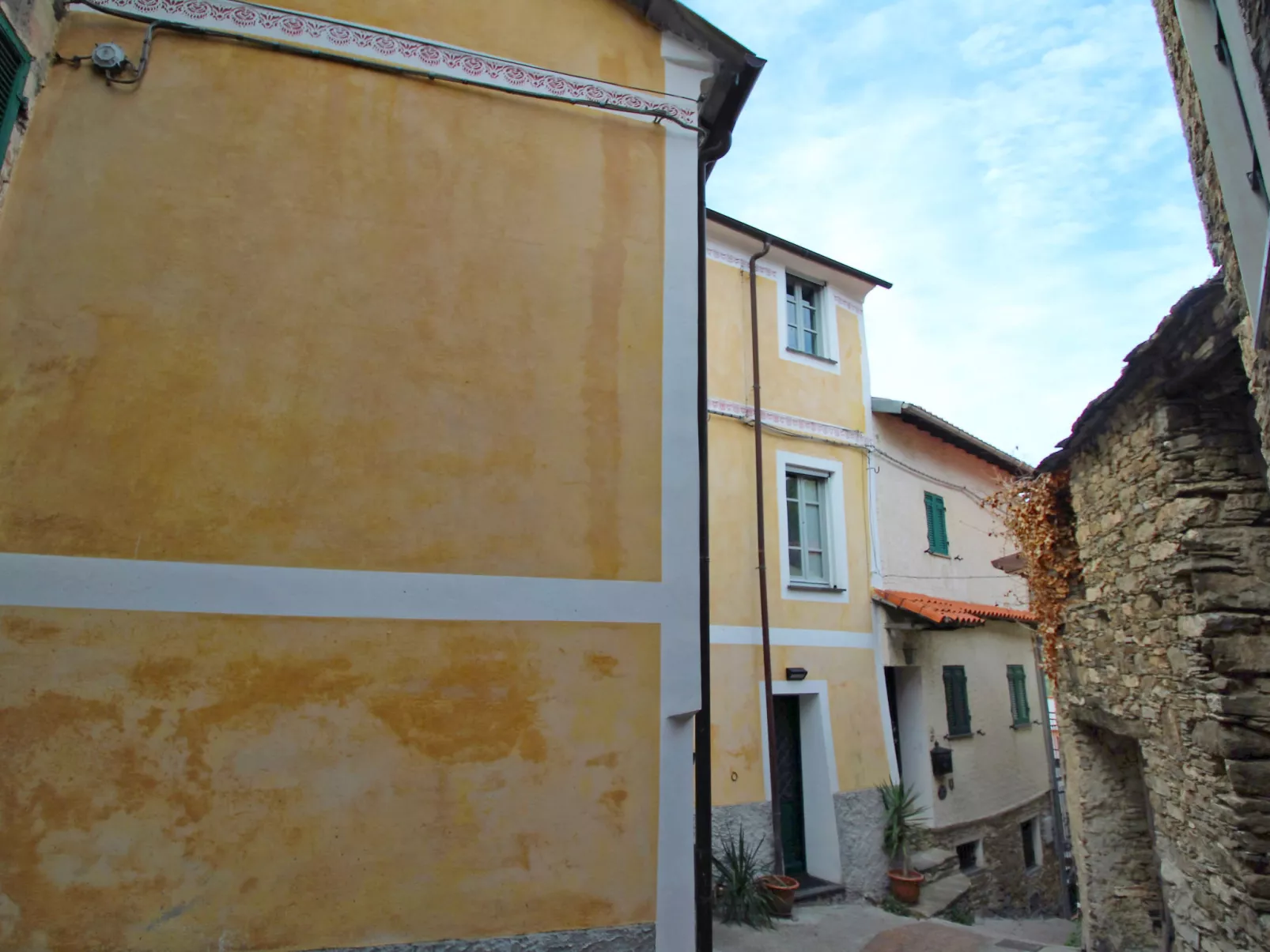 Frantoio-Outside