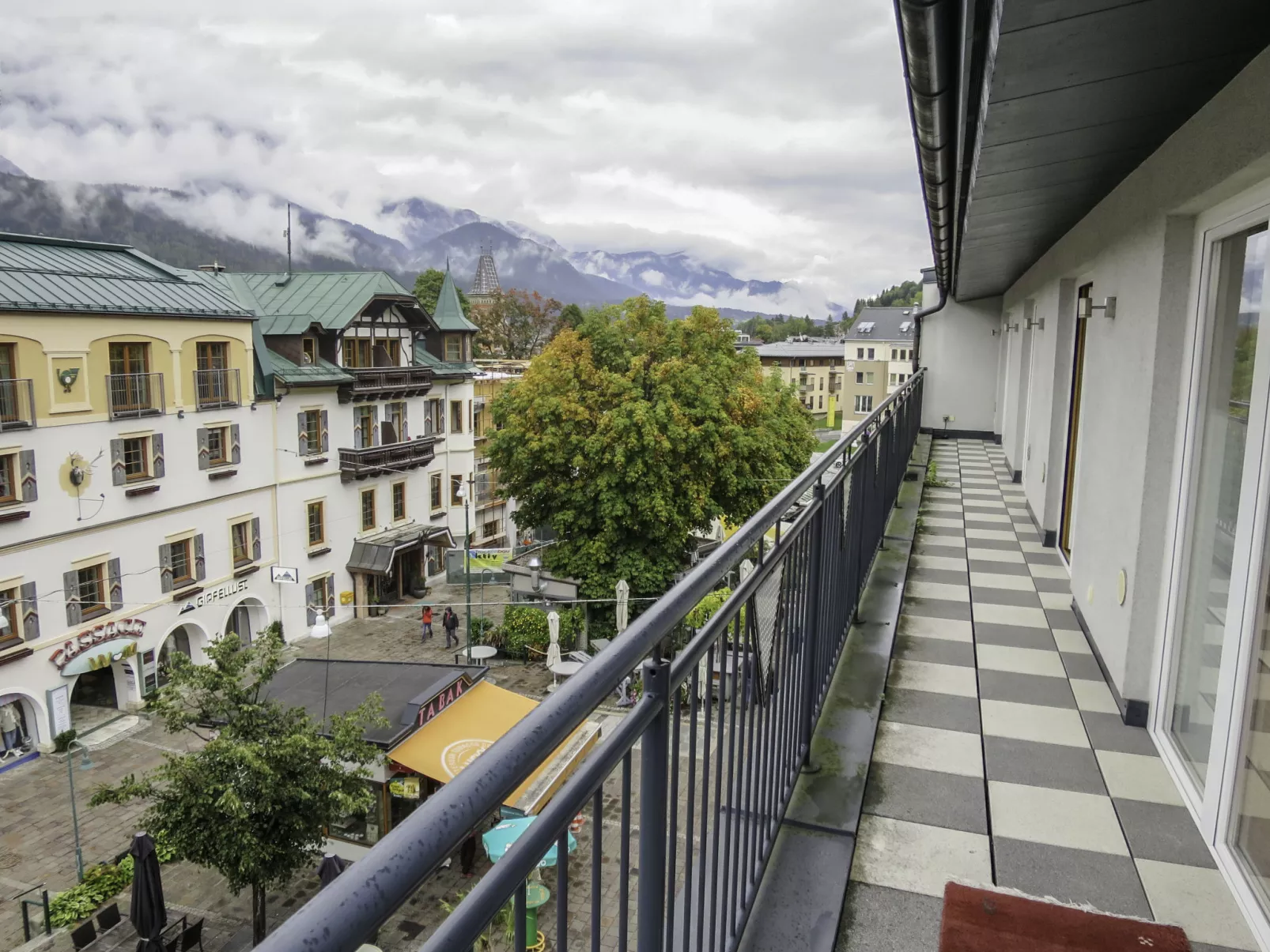 Penthouse 1-Dehors