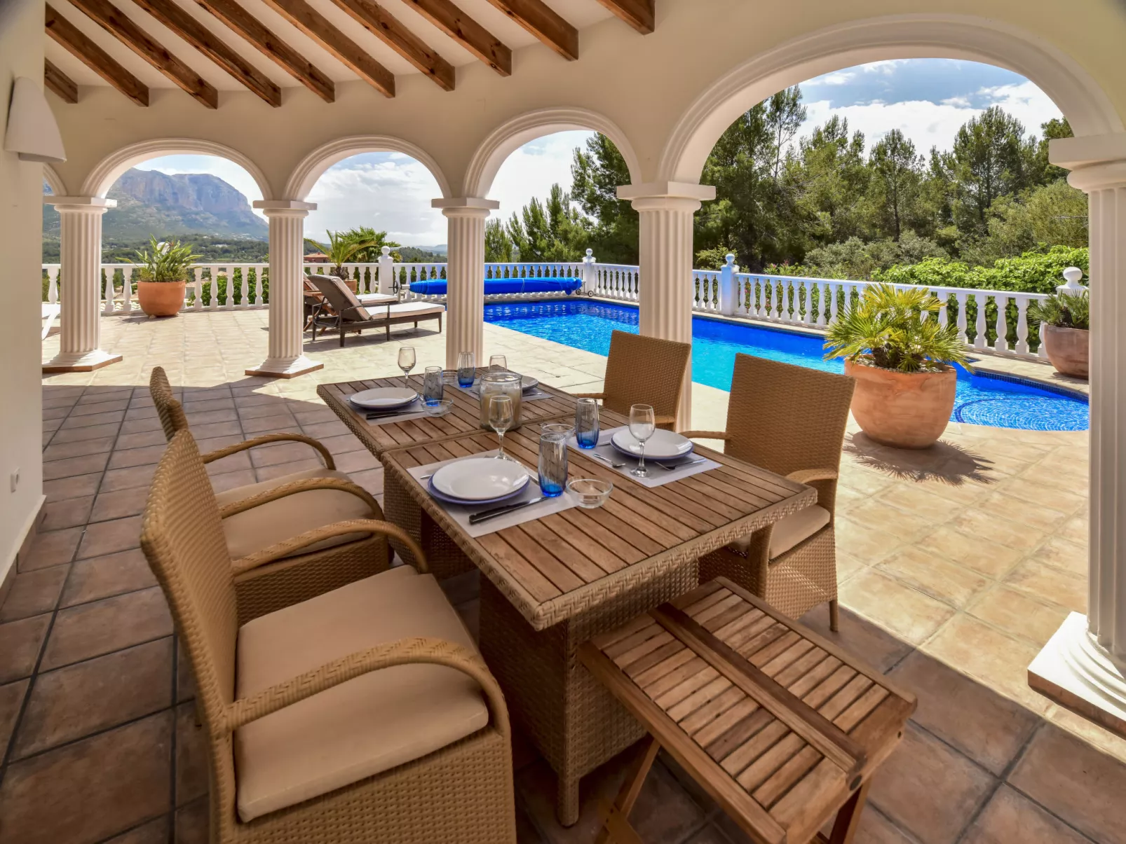 Villa Alta Vista-Outside