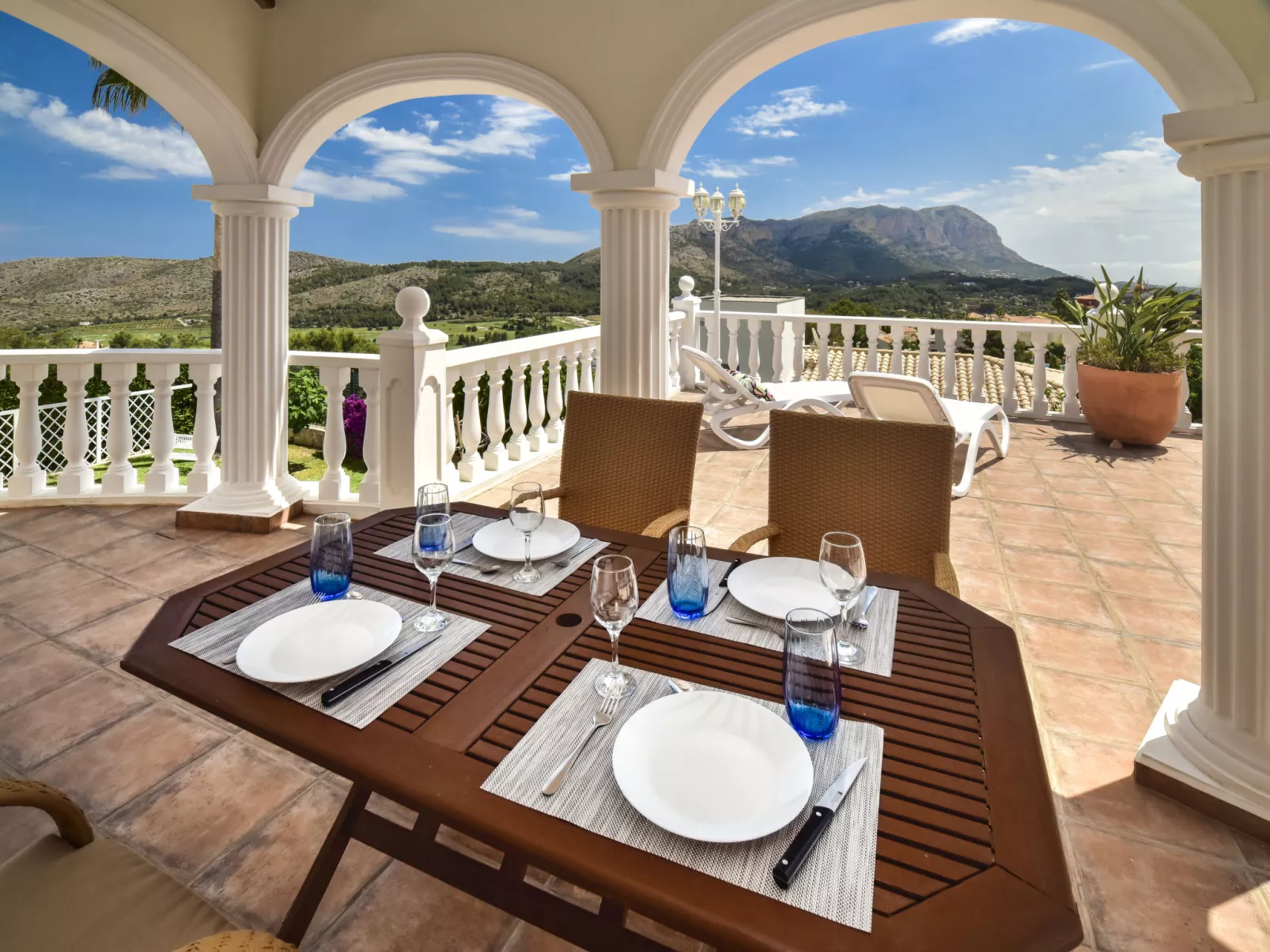 Villa Alta Vista-Outside