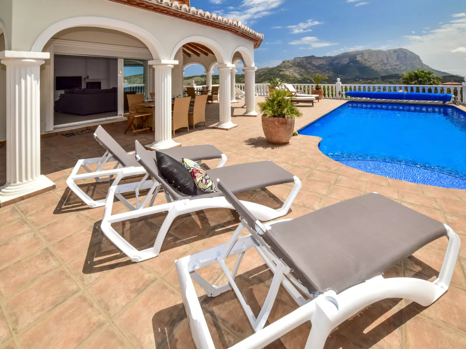 Villa Alta Vista-Outside