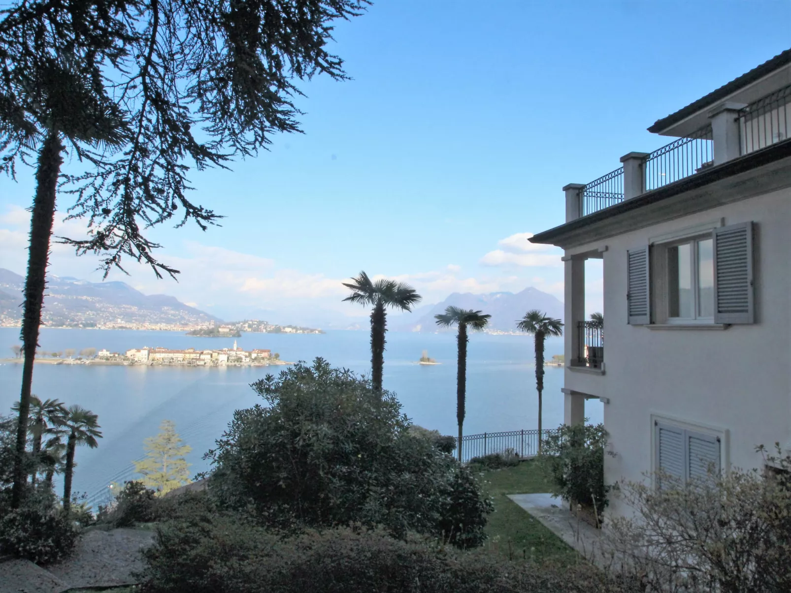Punta Borromea-Outside