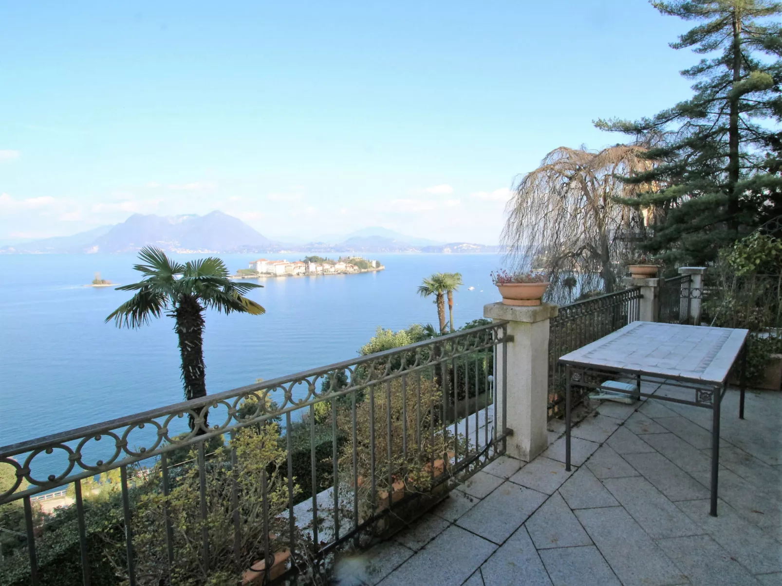 Punta Borromea-Outside