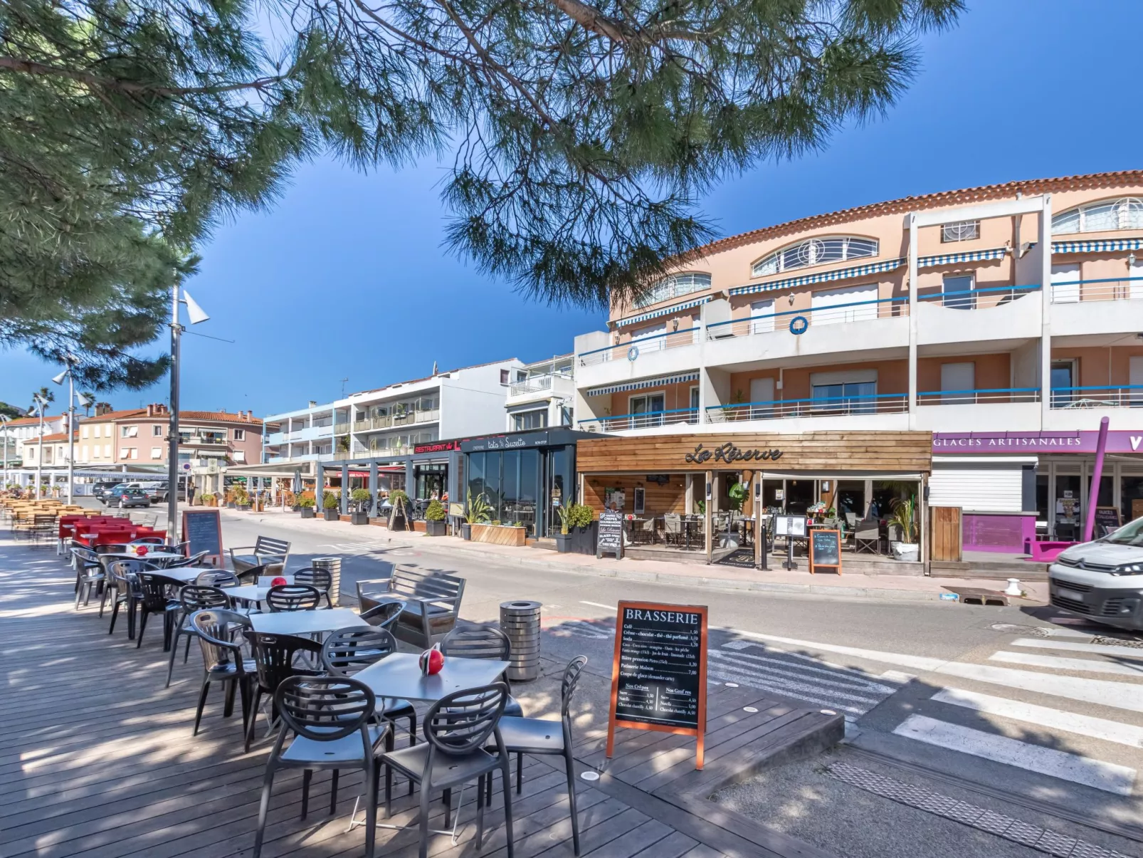 Royal Rivage-Area