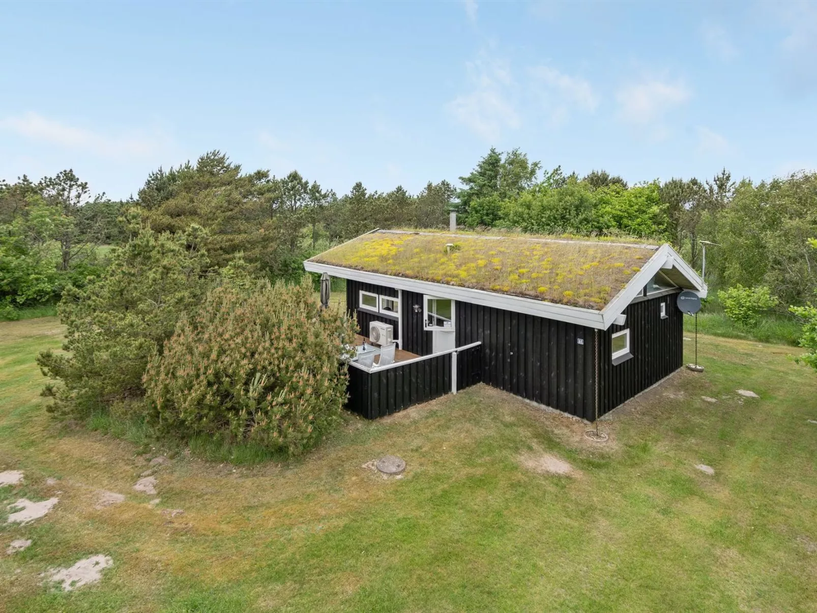 "Evan" - 1.3km from the sea-Outside