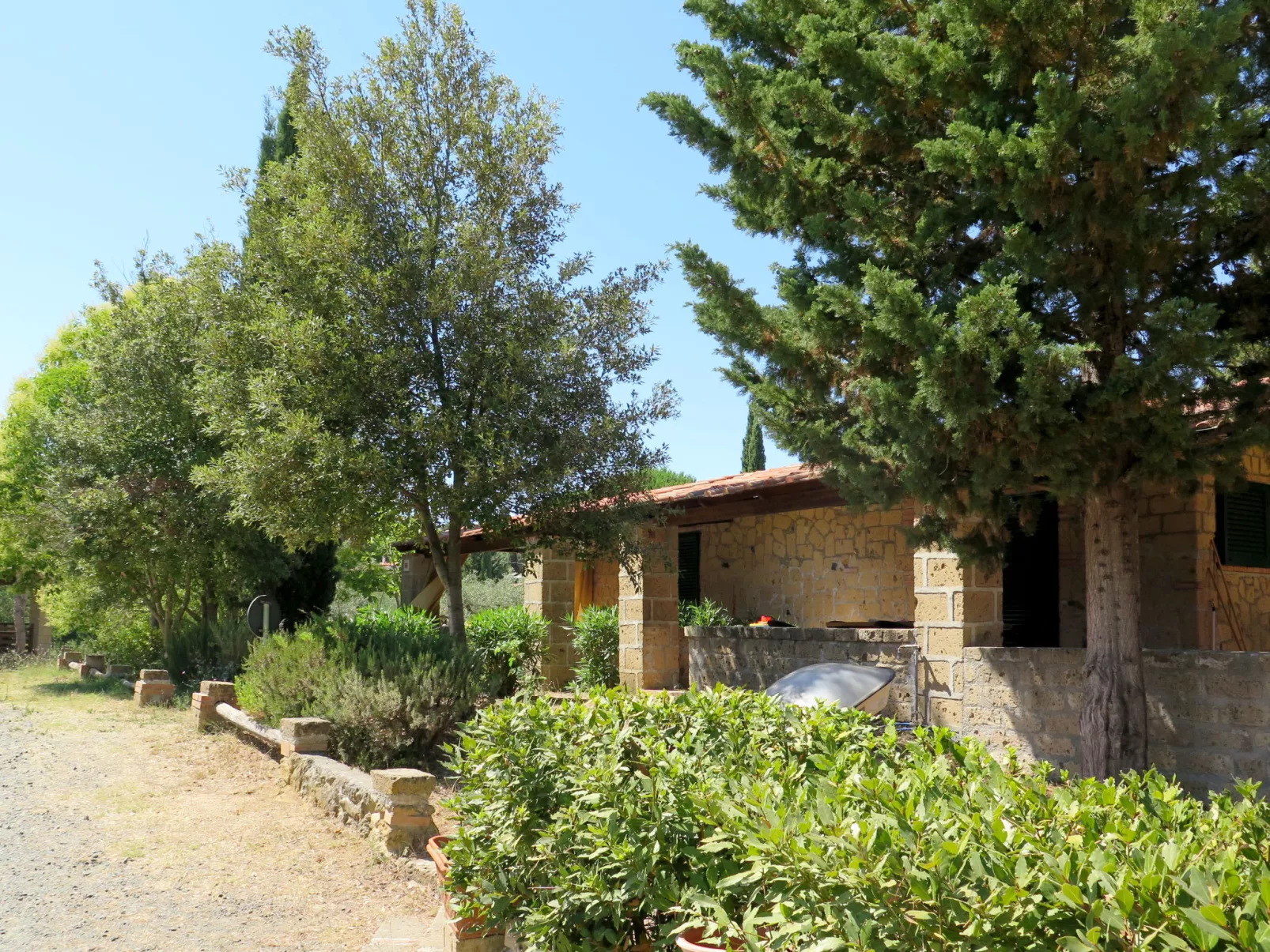 Il Borgo-Outside