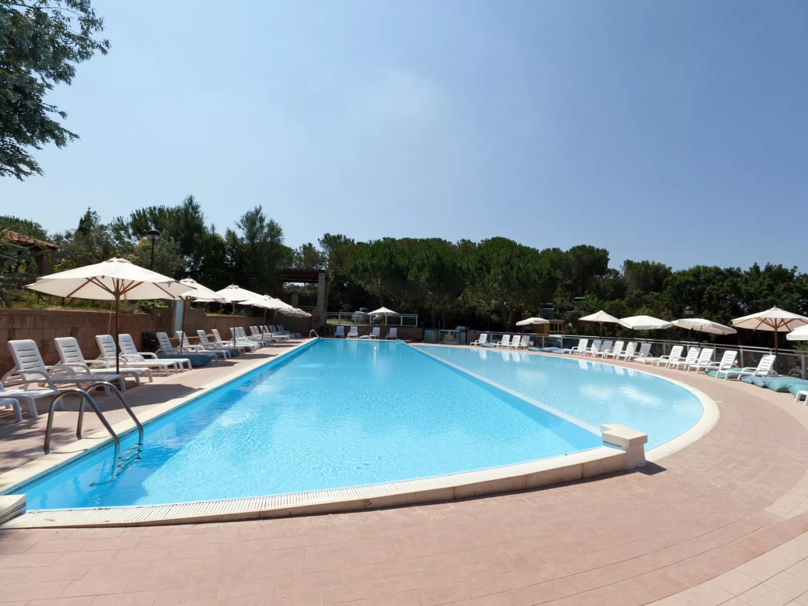 Il Borgo-Outside