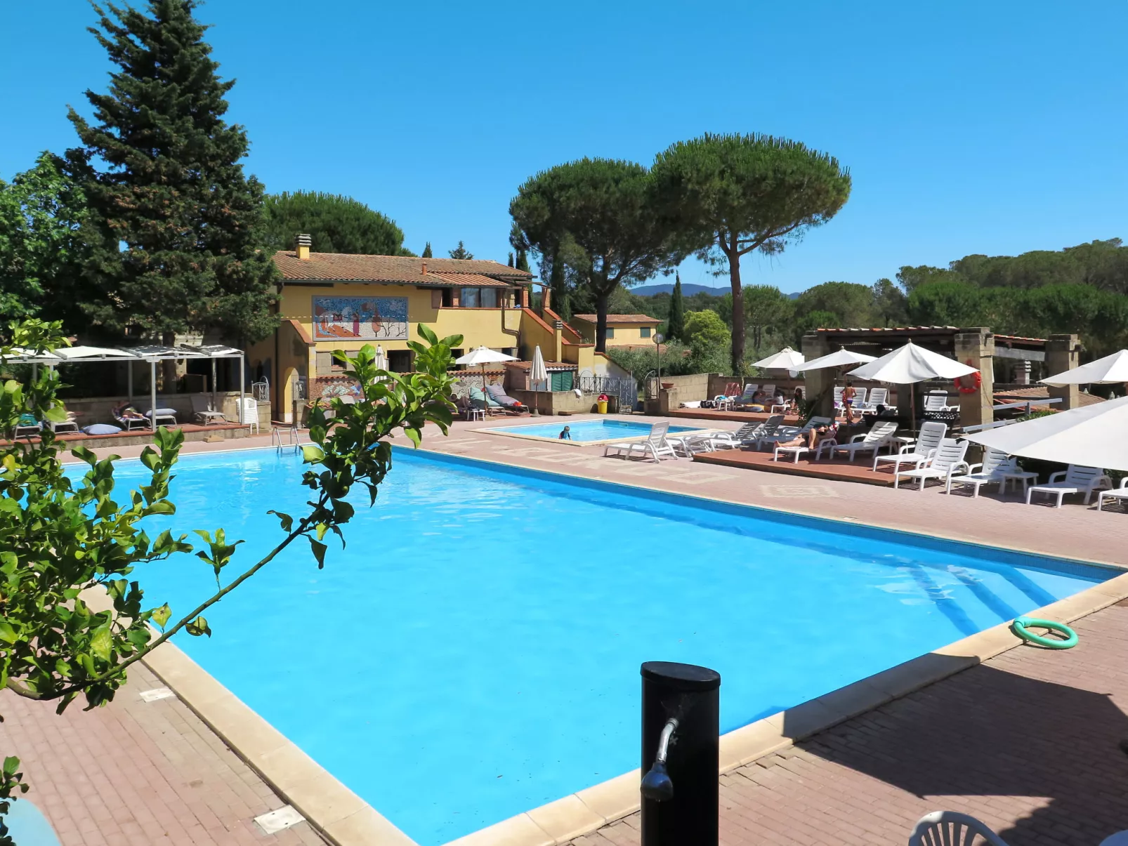 Il Borgo-Outside