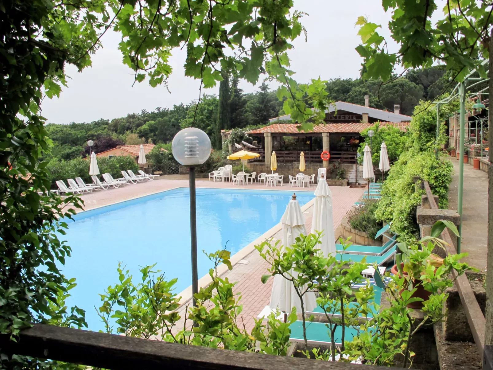 Il Borgo-Outside
