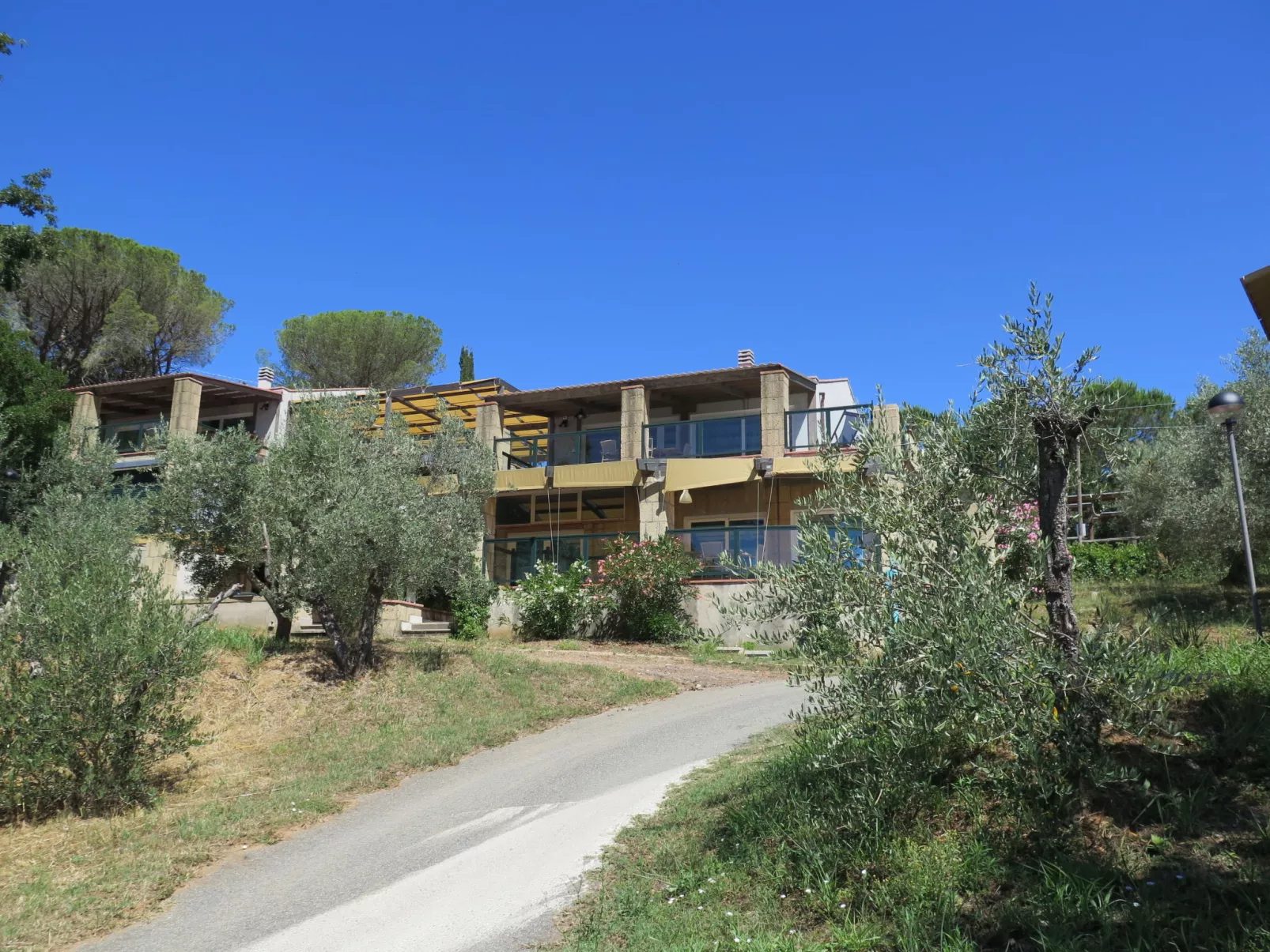 Il Borgo-Outside