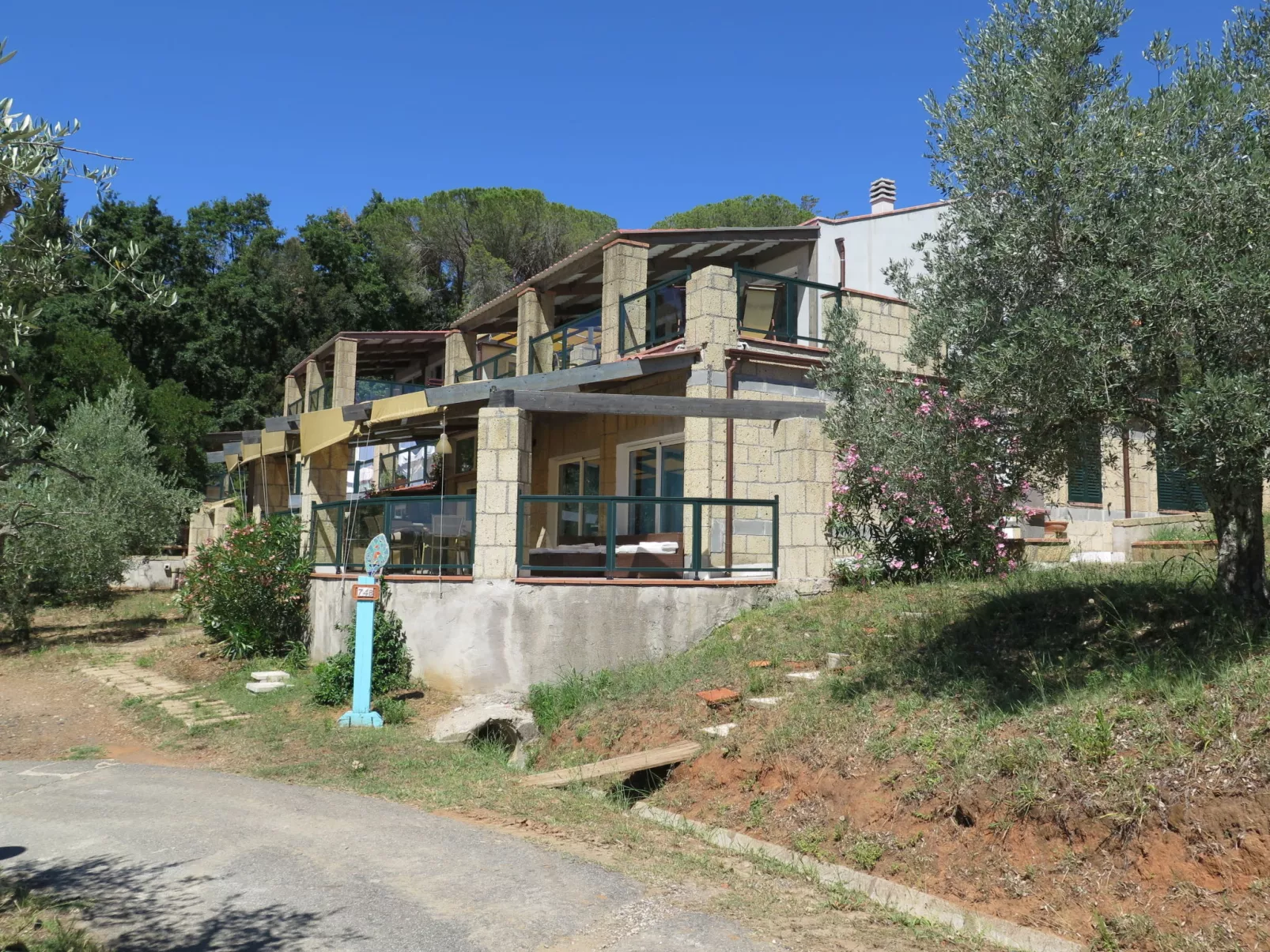 Il Borgo-Outside