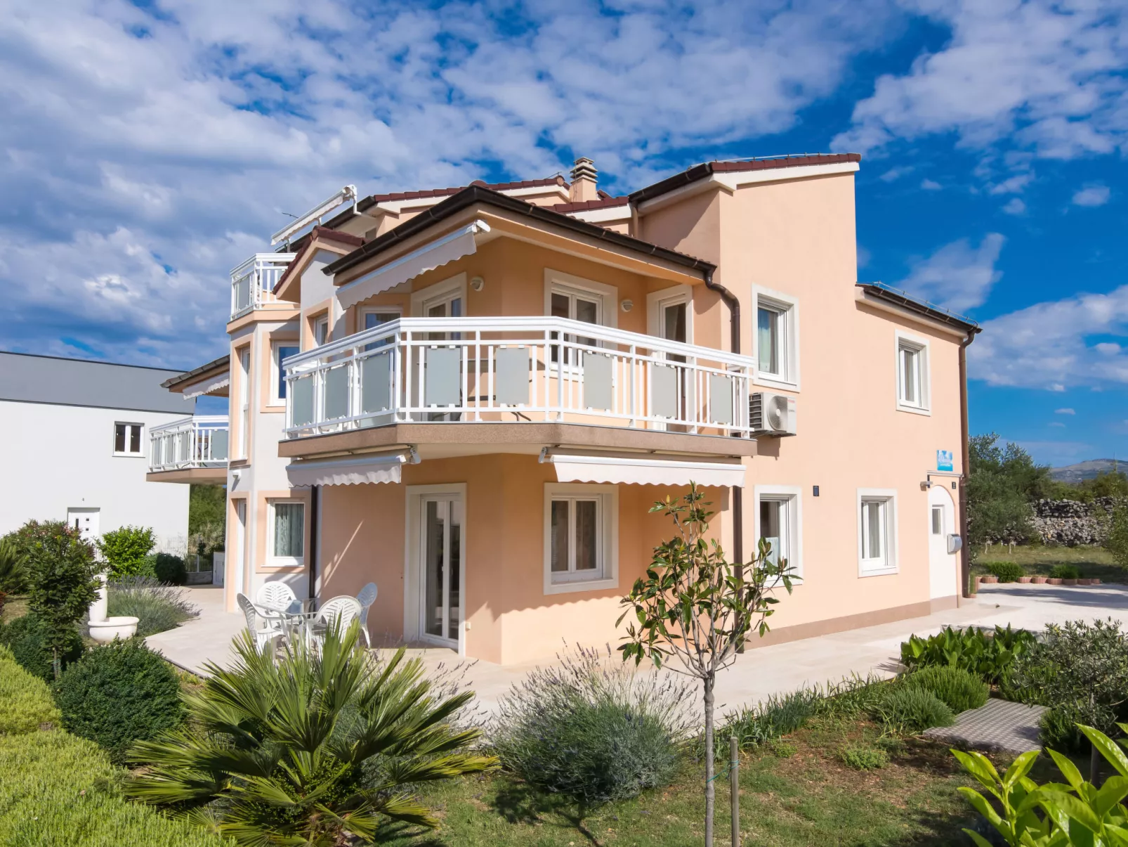 Villa Nikaroni-Dehors