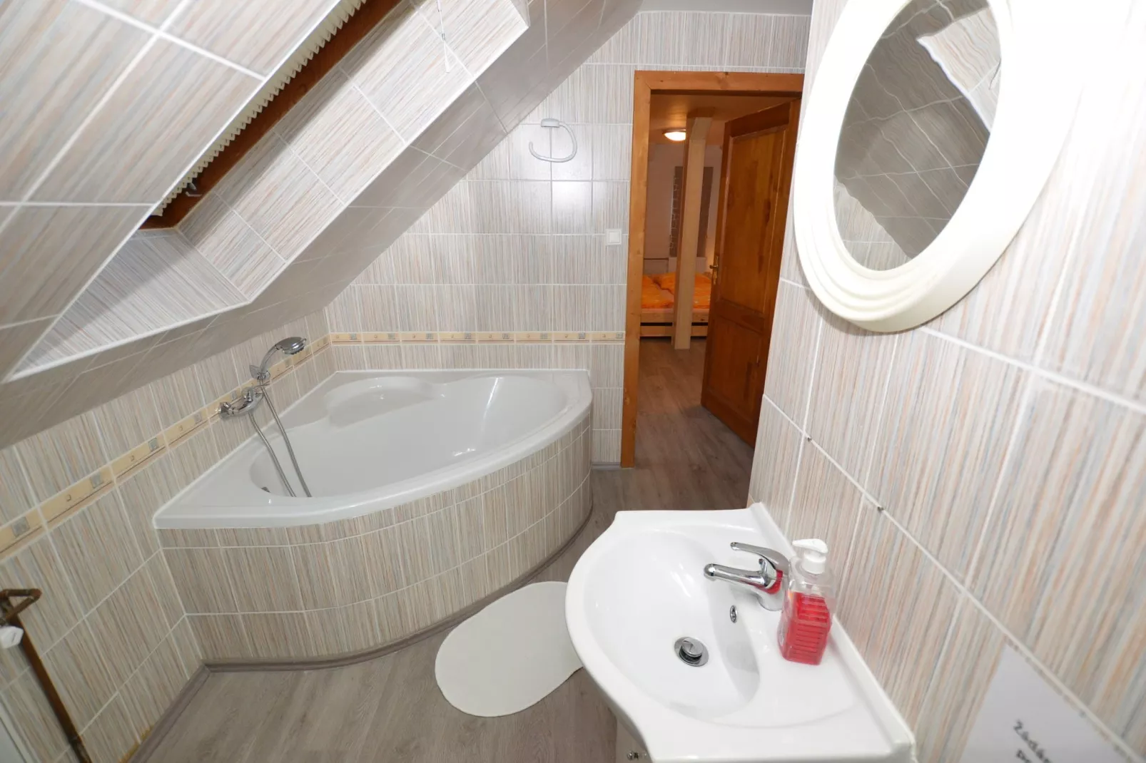 Irena-Bathroom