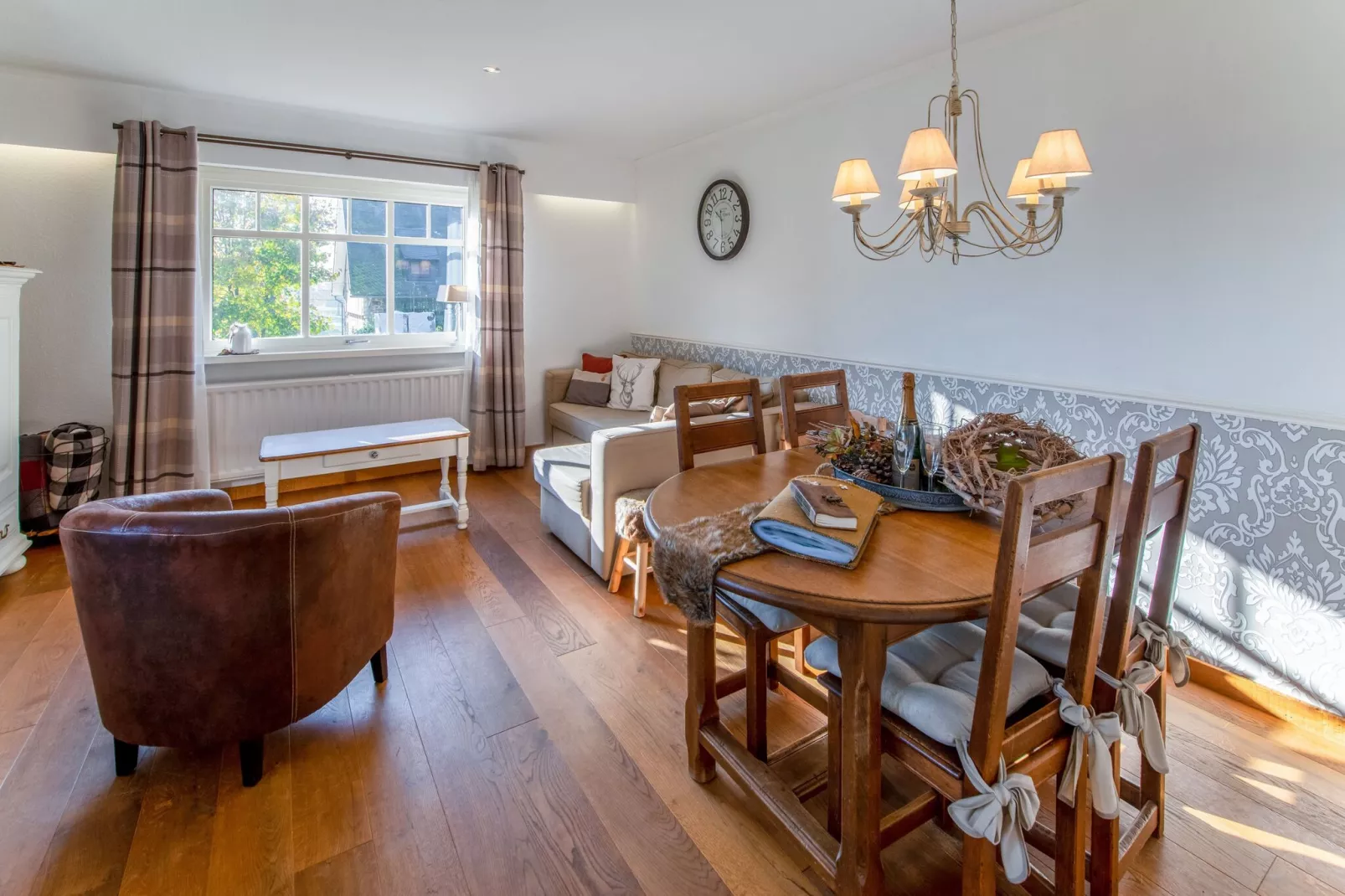 Cottage 89-Dining room