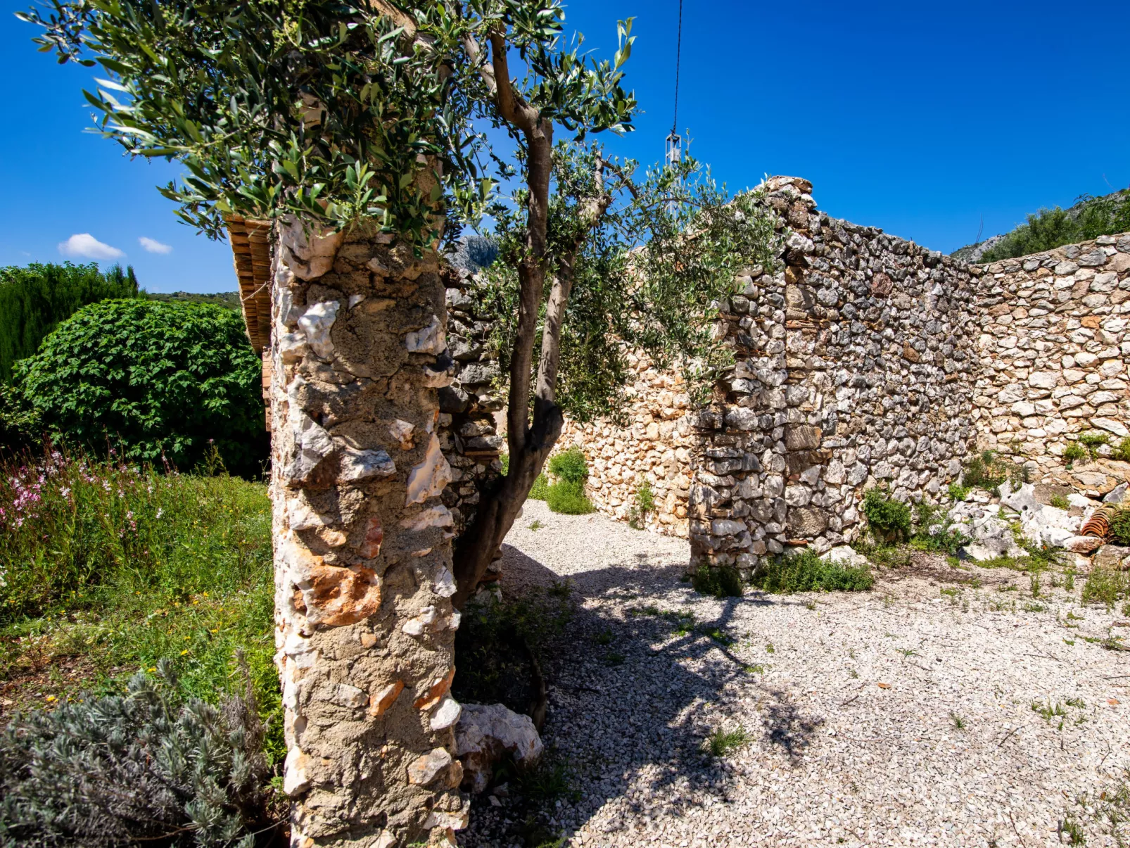 Villa Mandana-Outside