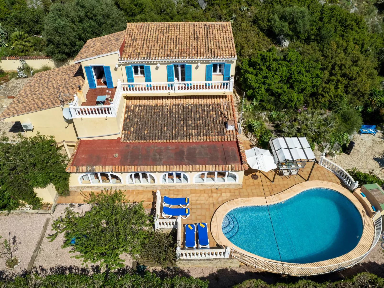 Villa Mandana-Outside